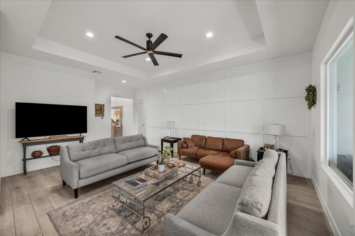 WARNER GATEWAY - Residential