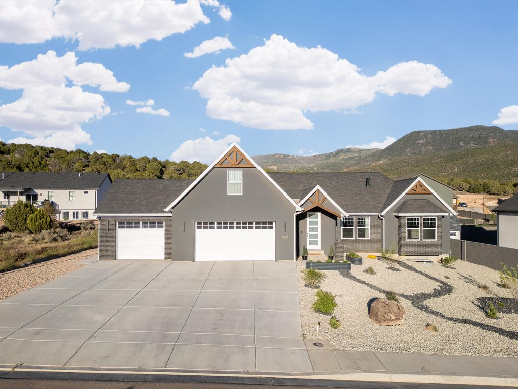 Photo of 1933 S Oak Springs CIR, Cedar City, UT 84720 (MLS # 26-272416)