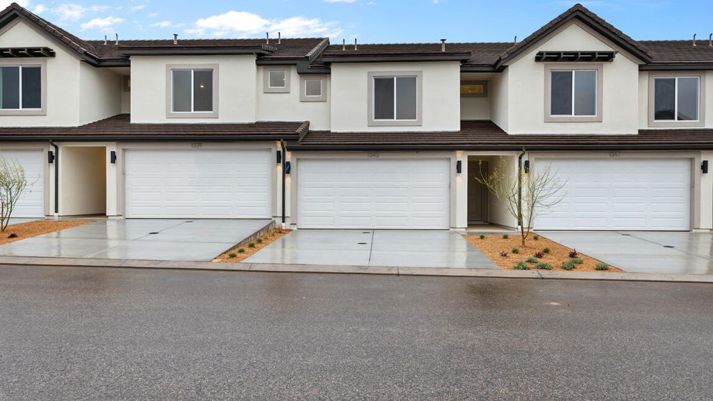Photo of 2817 E Fireweed LN 2407 #2407, Washington, UT 84780 (MLS # 26-271650)