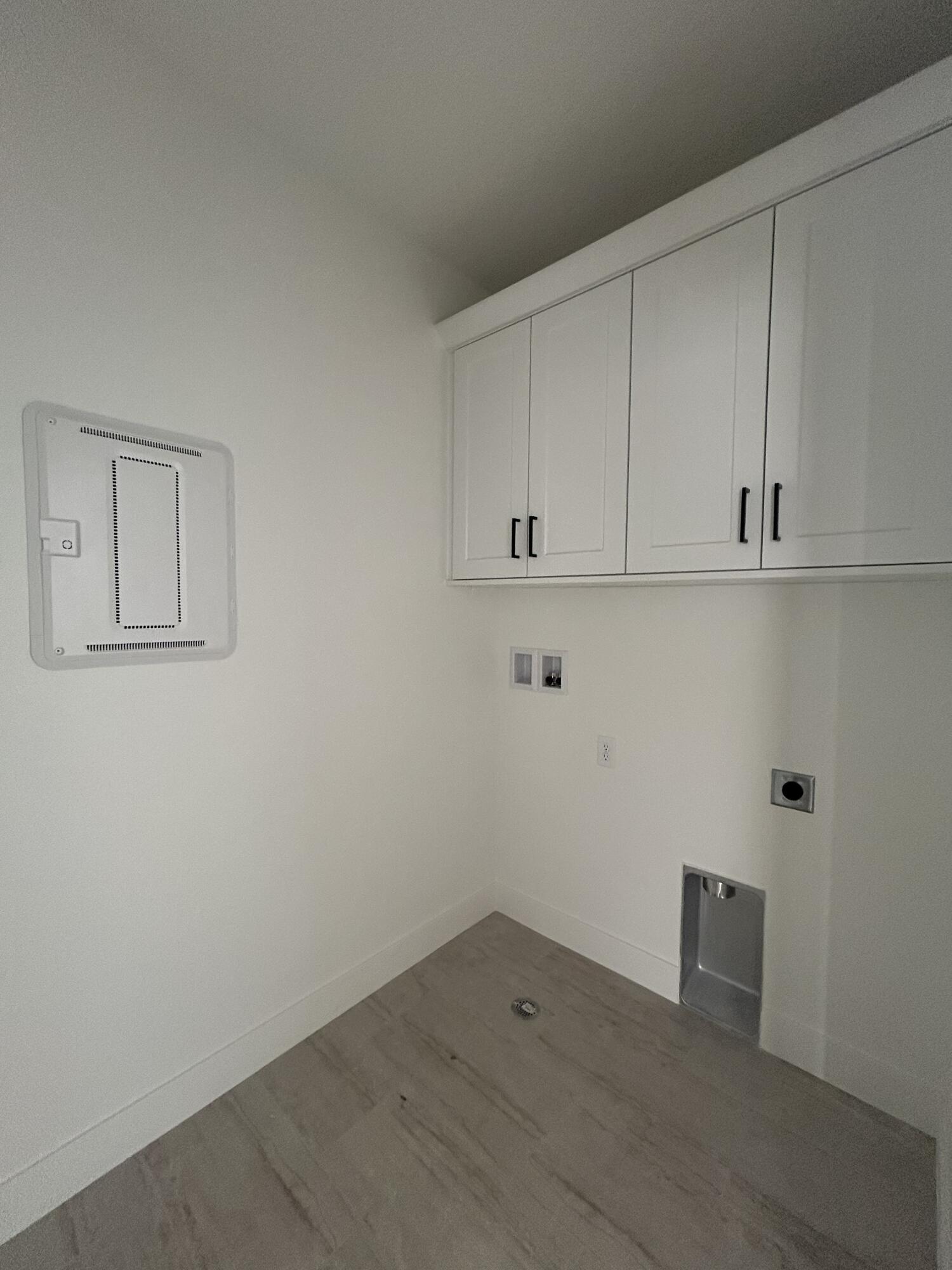 SALARNO HILLS AT DIVARIO - Residential