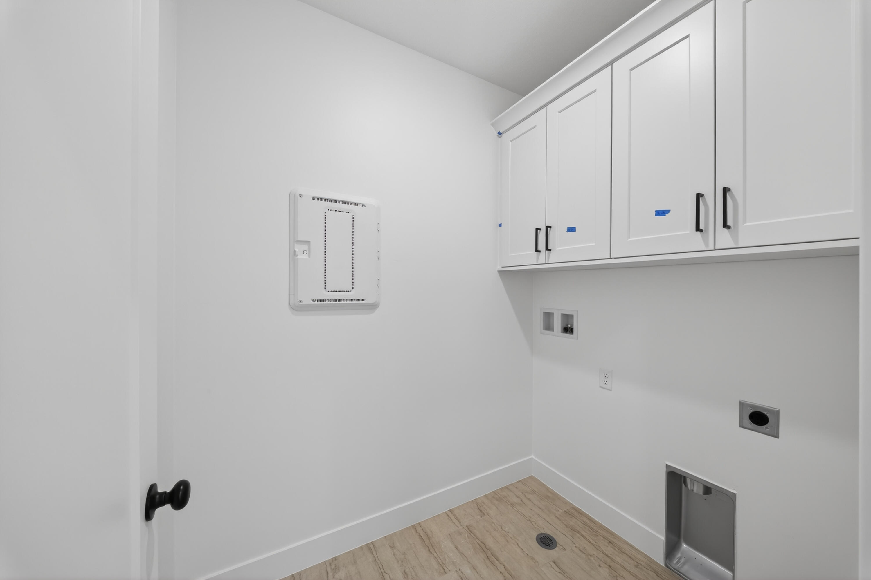 SALARNO HILLS AT DIVARIO - Residential