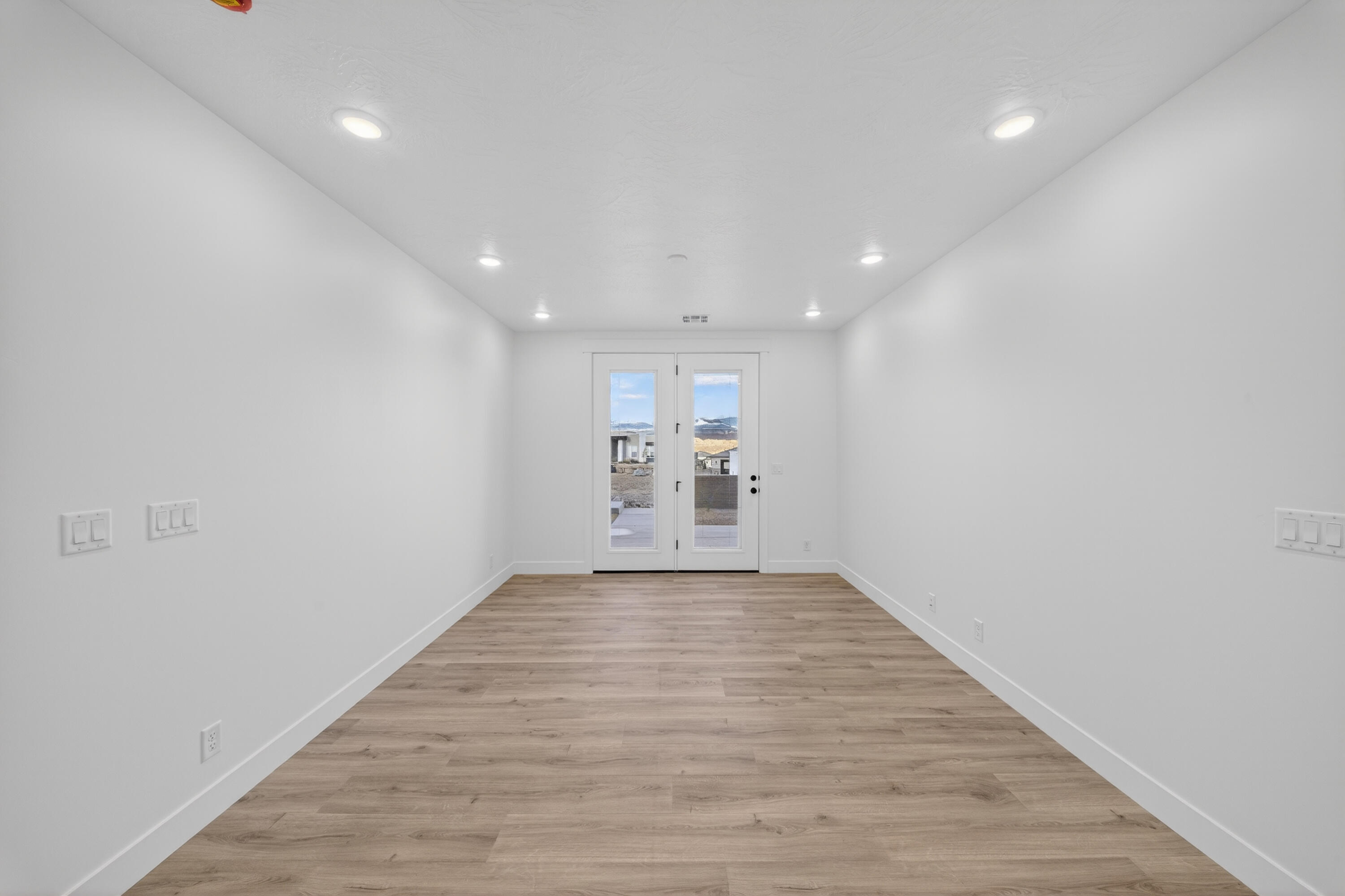 SALARNO HILLS AT DIVARIO - Residential