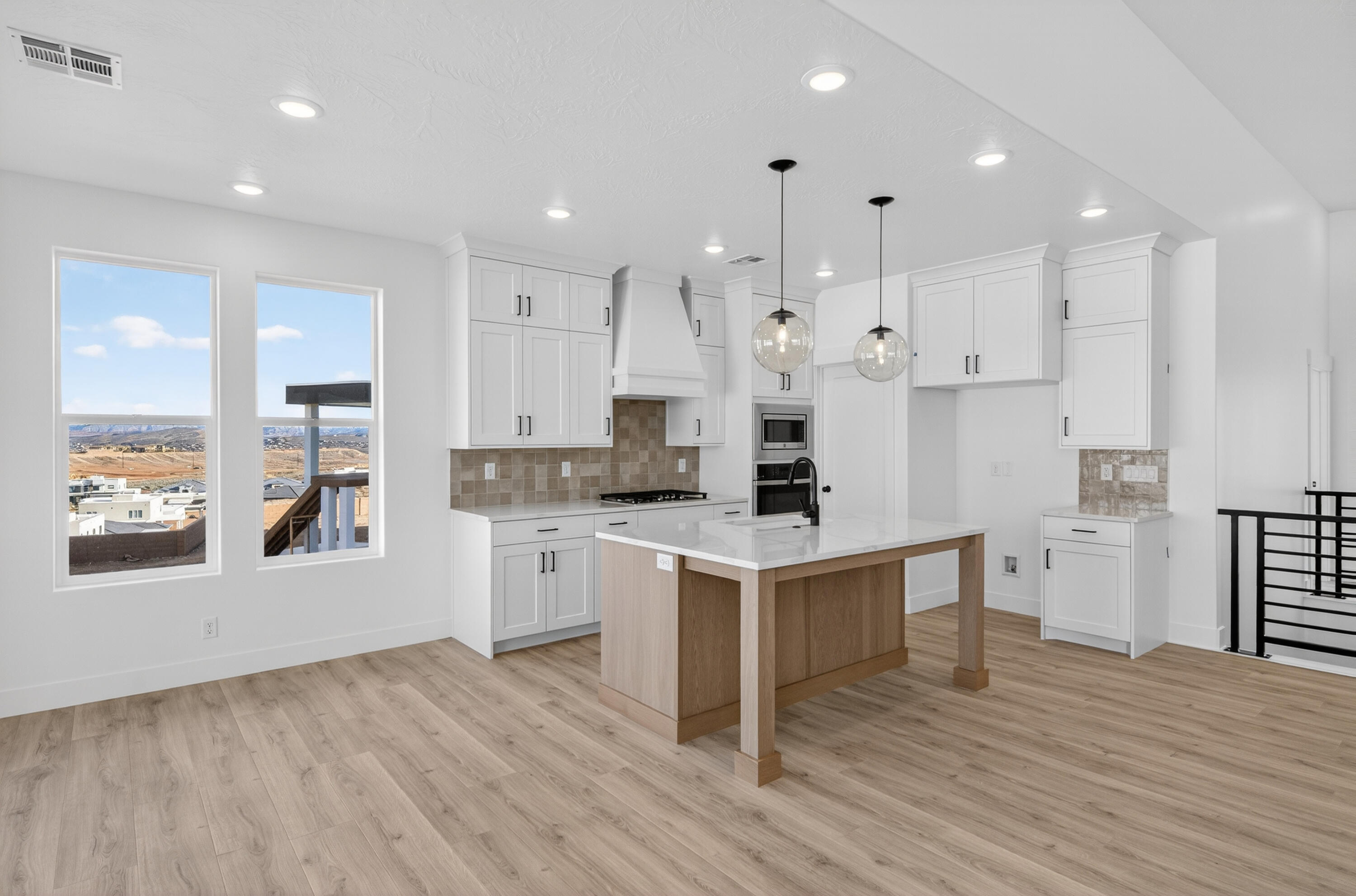 SALARNO HILLS AT DIVARIO - Residential