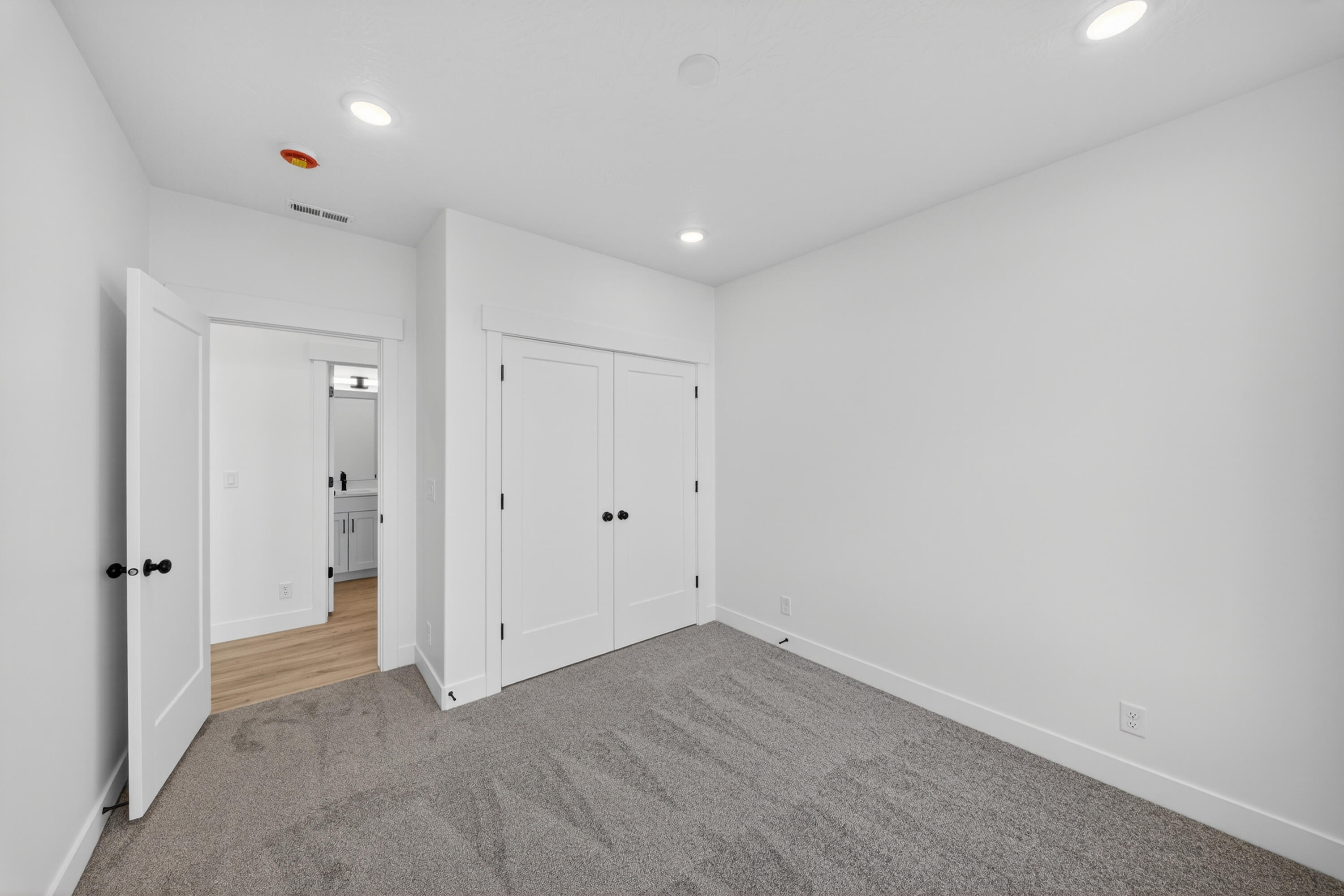 SALARNO HILLS AT DIVARIO - Residential