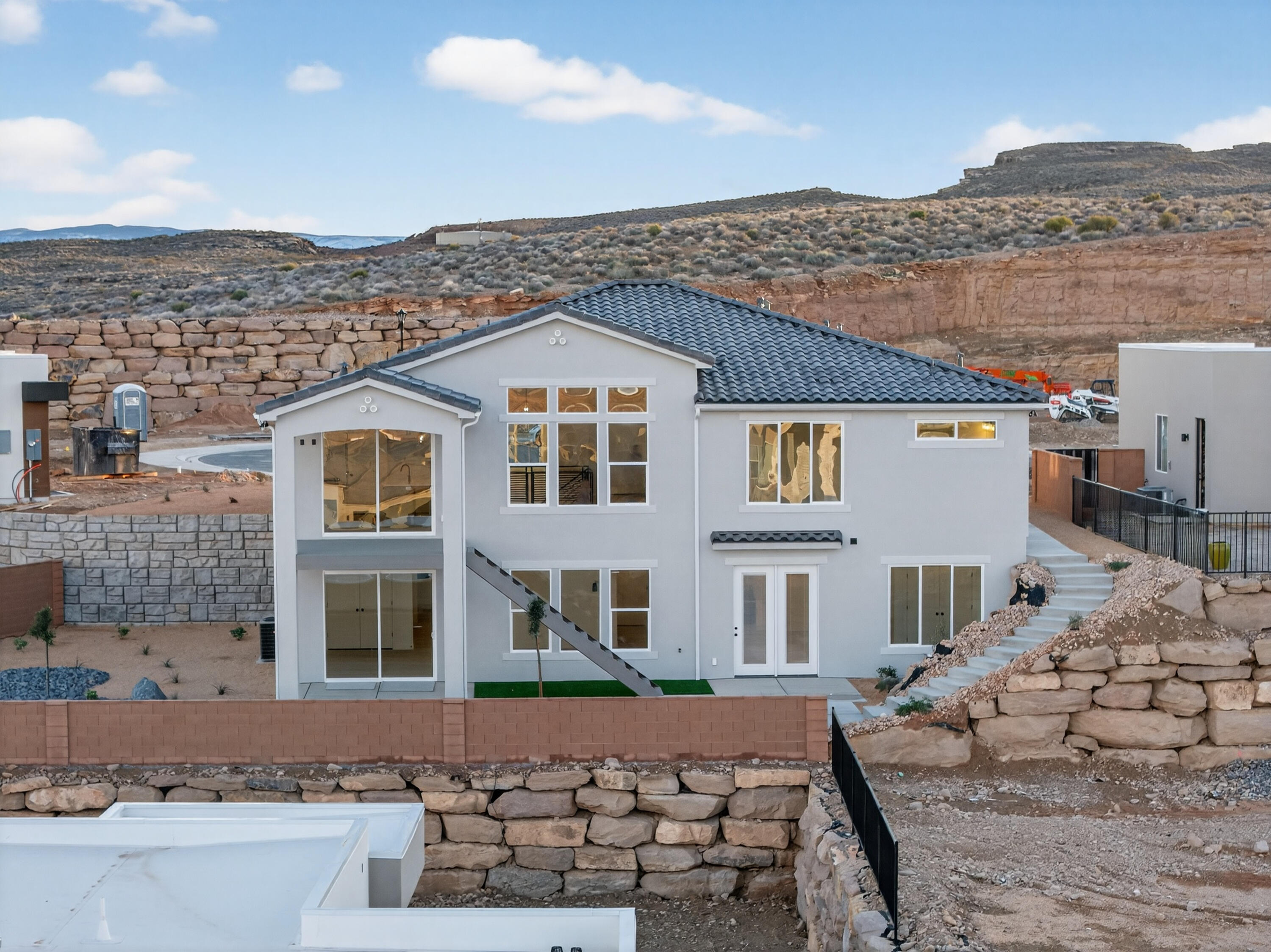 SALARNO HILLS AT DIVARIO - Residential