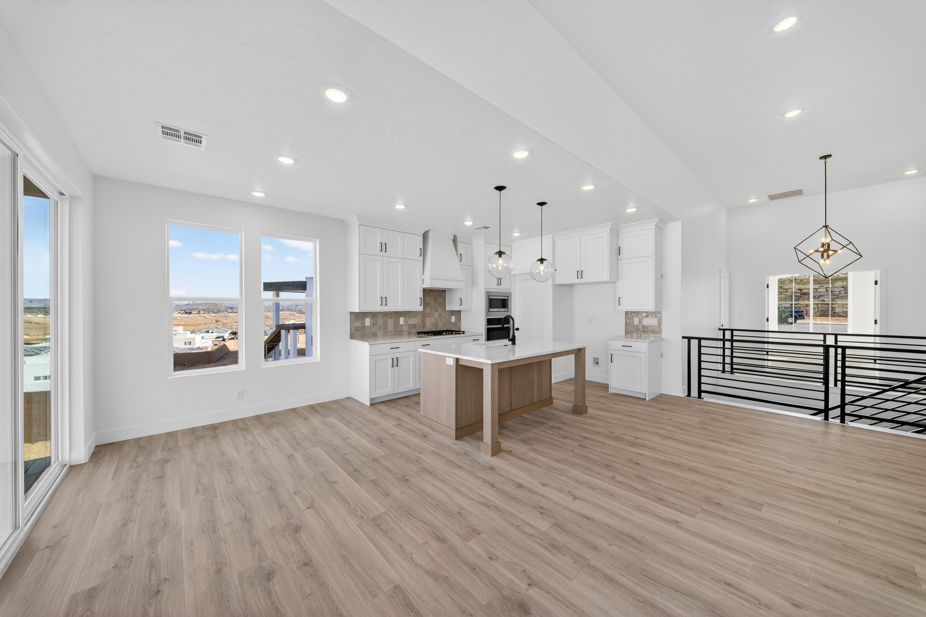 SALARNO HILLS AT DIVARIO - Residential