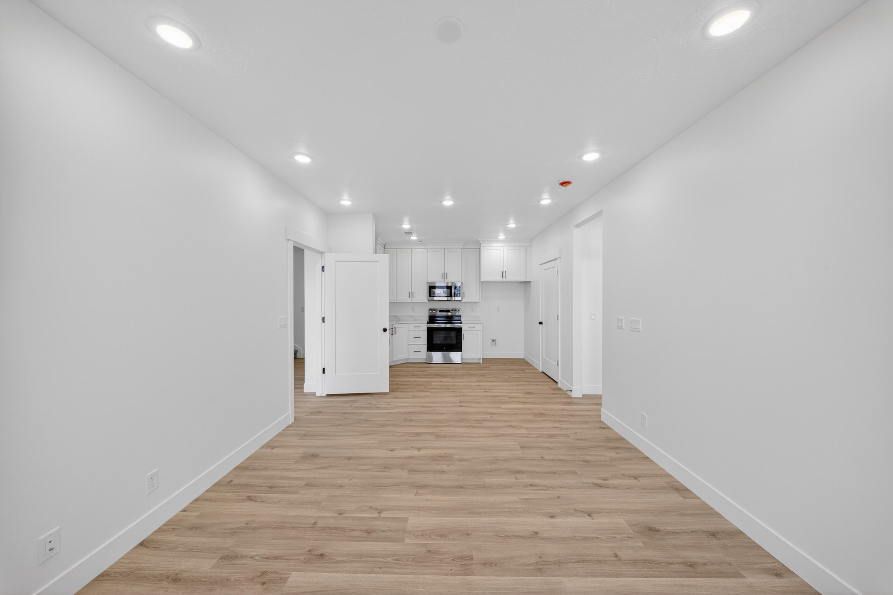 SALARNO HILLS AT DIVARIO - Residential