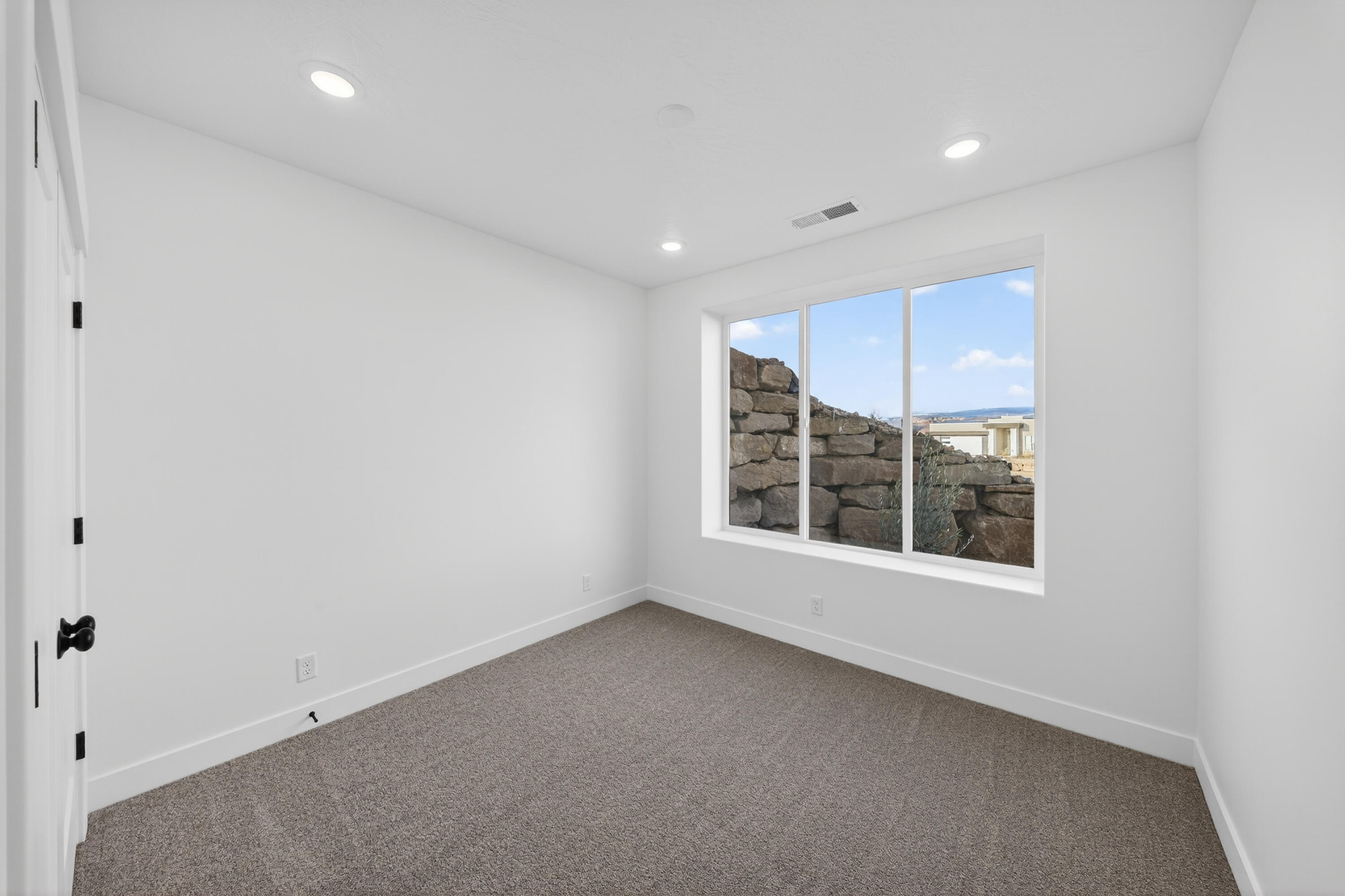 SALARNO HILLS AT DIVARIO - Residential