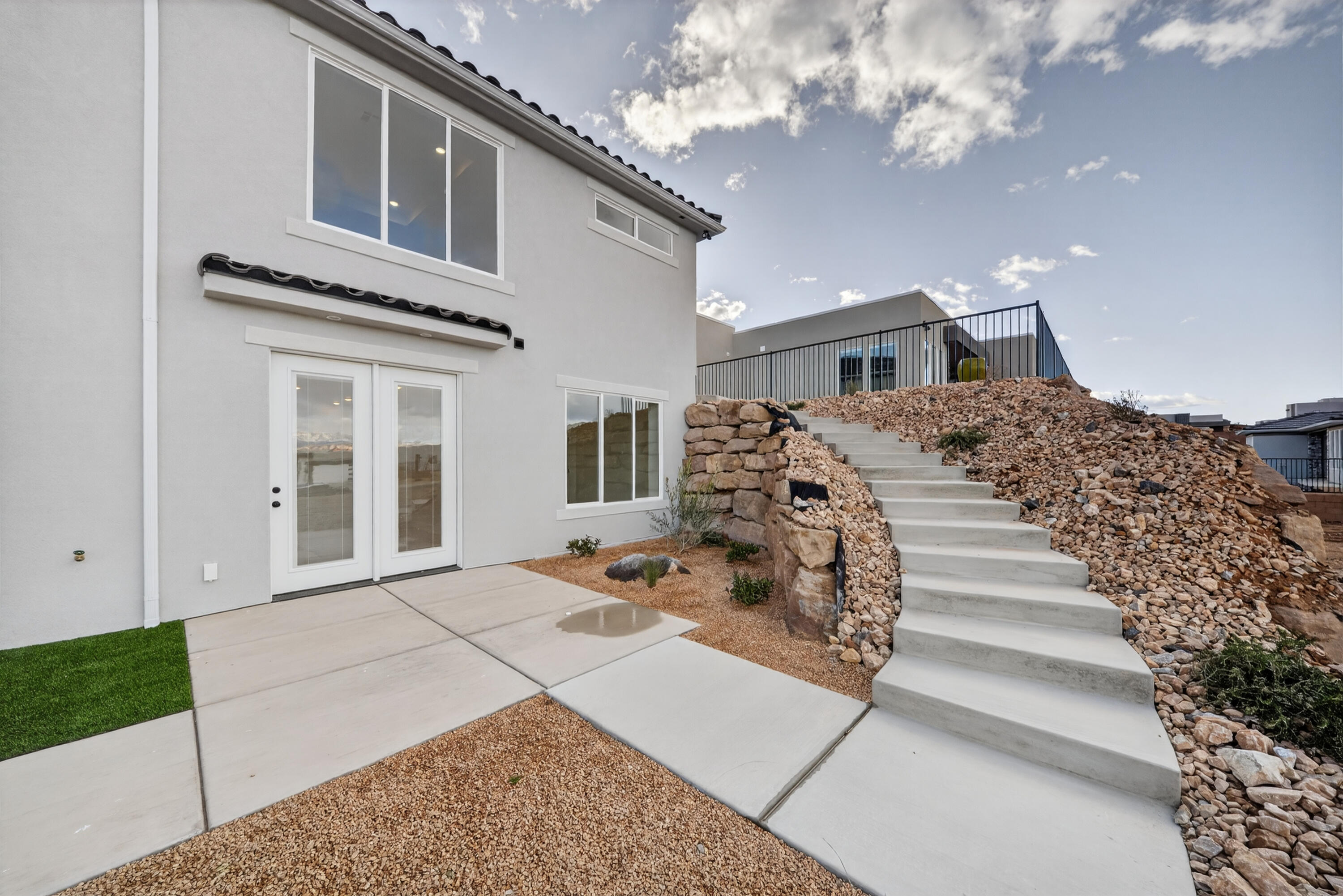 SALARNO HILLS AT DIVARIO - Residential