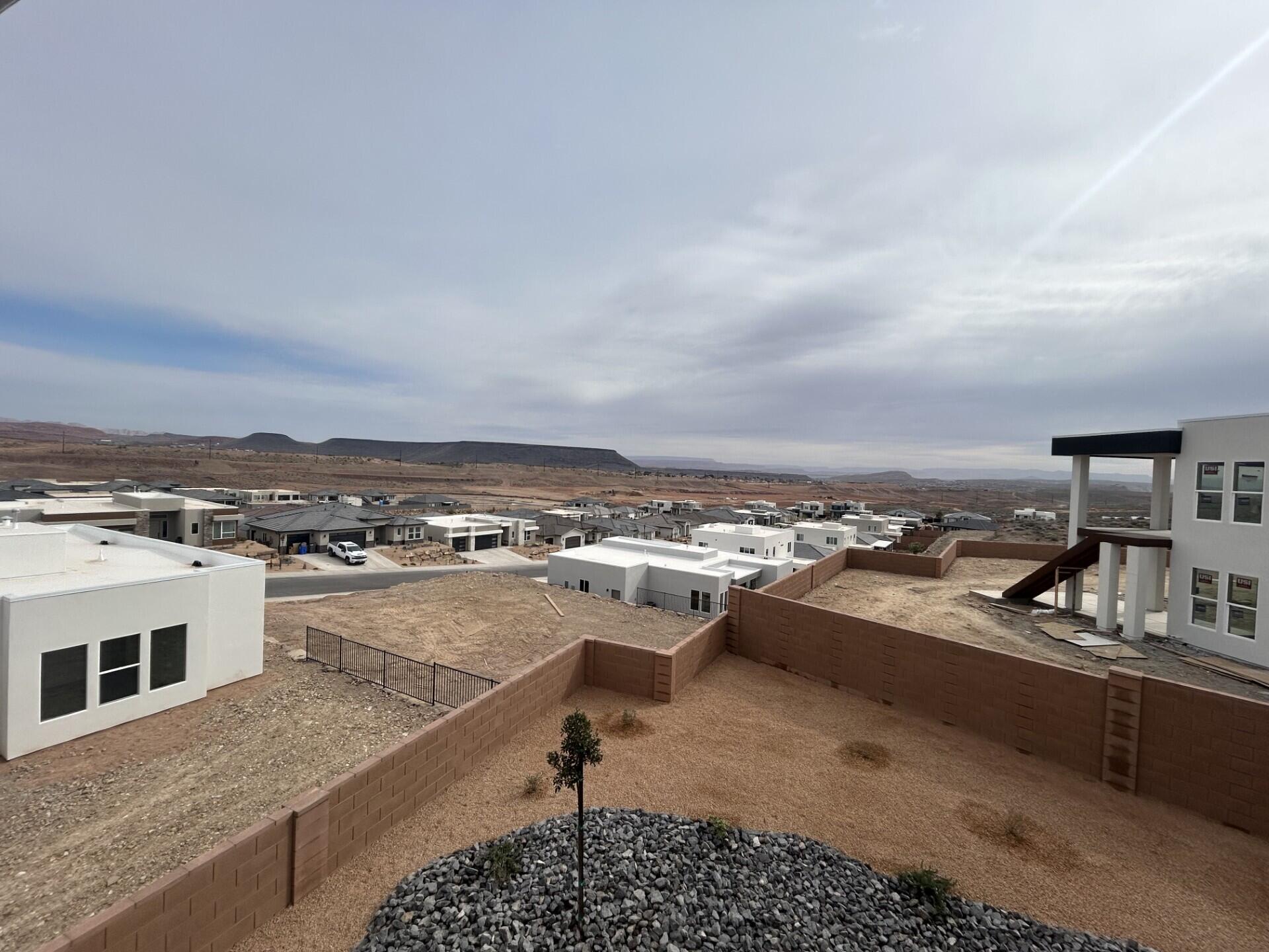 SALARNO HILLS AT DIVARIO - Residential