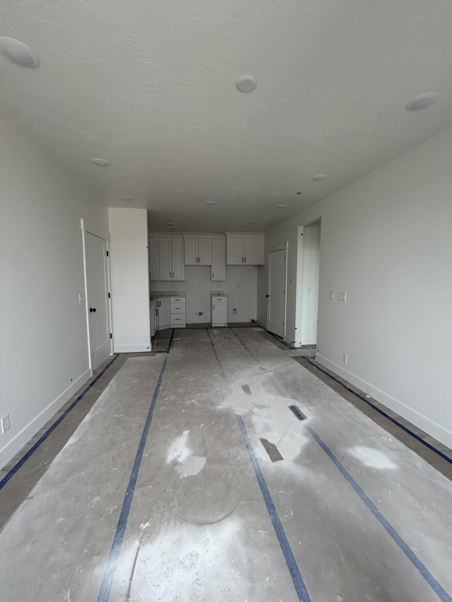 SALARNO HILLS AT DIVARIO - Residential