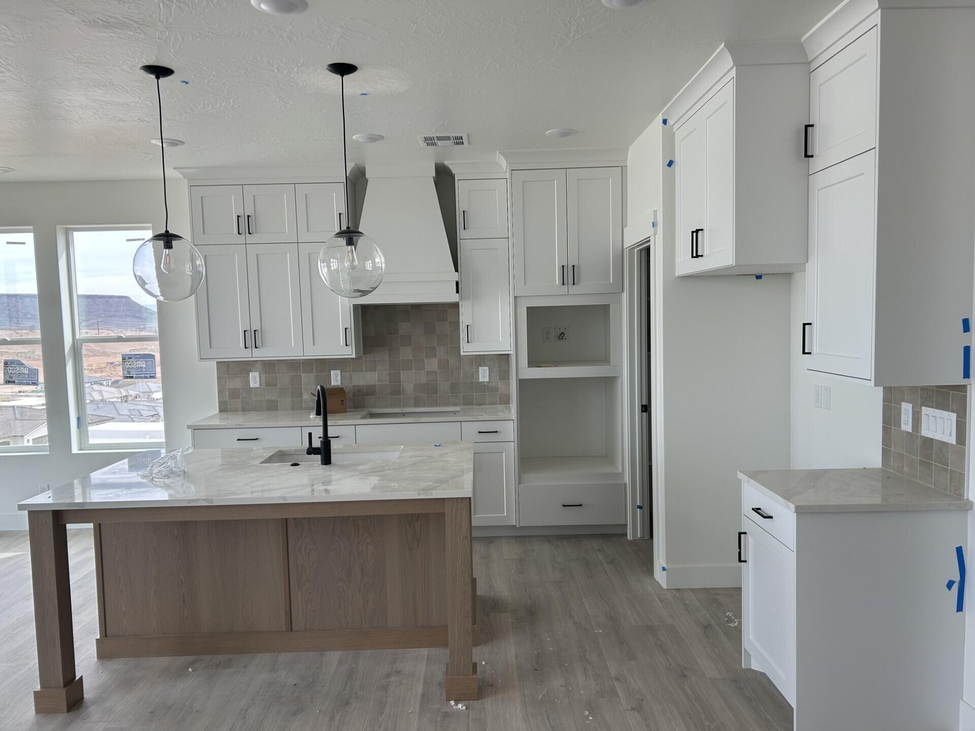 SALARNO HILLS AT DIVARIO - Residential