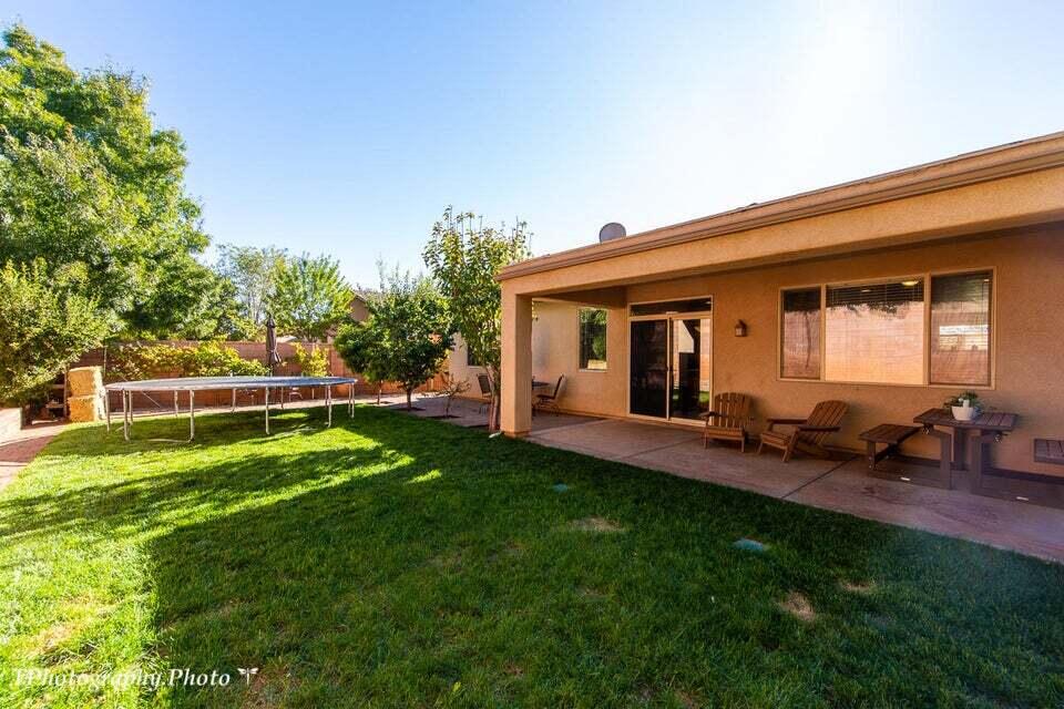 CORAL CANYON - Residential