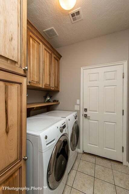 CORAL CANYON - Residential