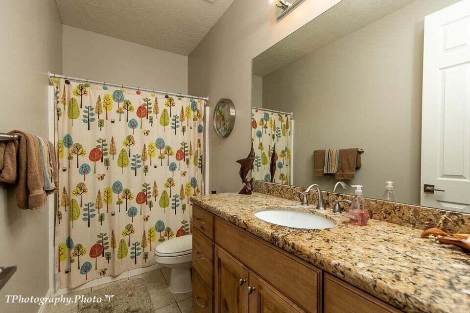 CORAL CANYON - Residential