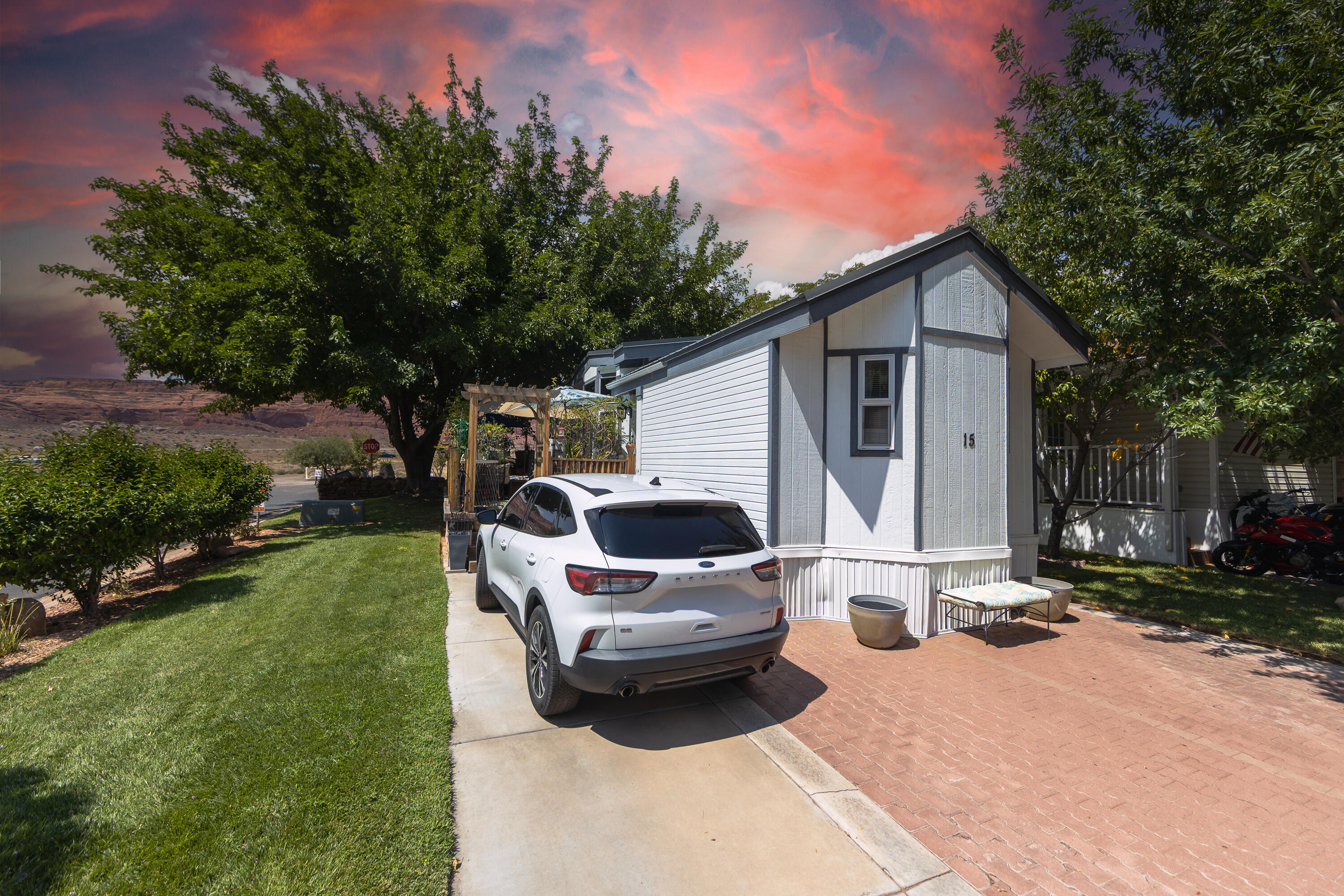 HARRISBURG LAKESIDE ESTATES - Residential