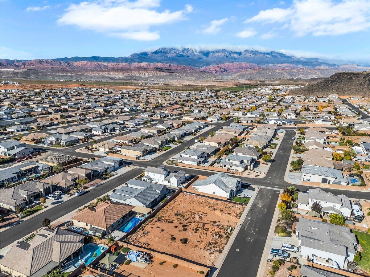 DIXIE SPRINGS - Land