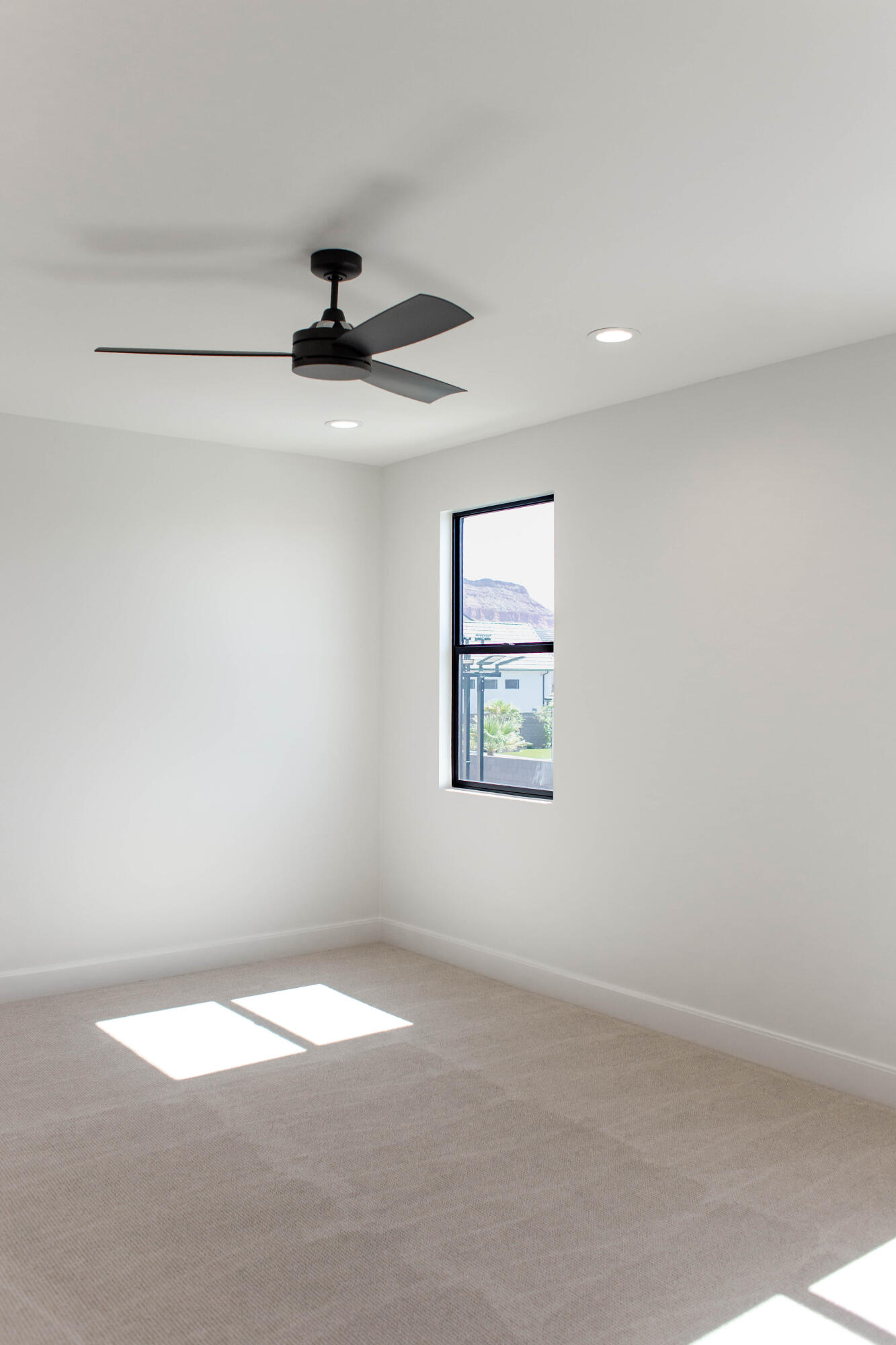 QUEENSRIDGE - Residential