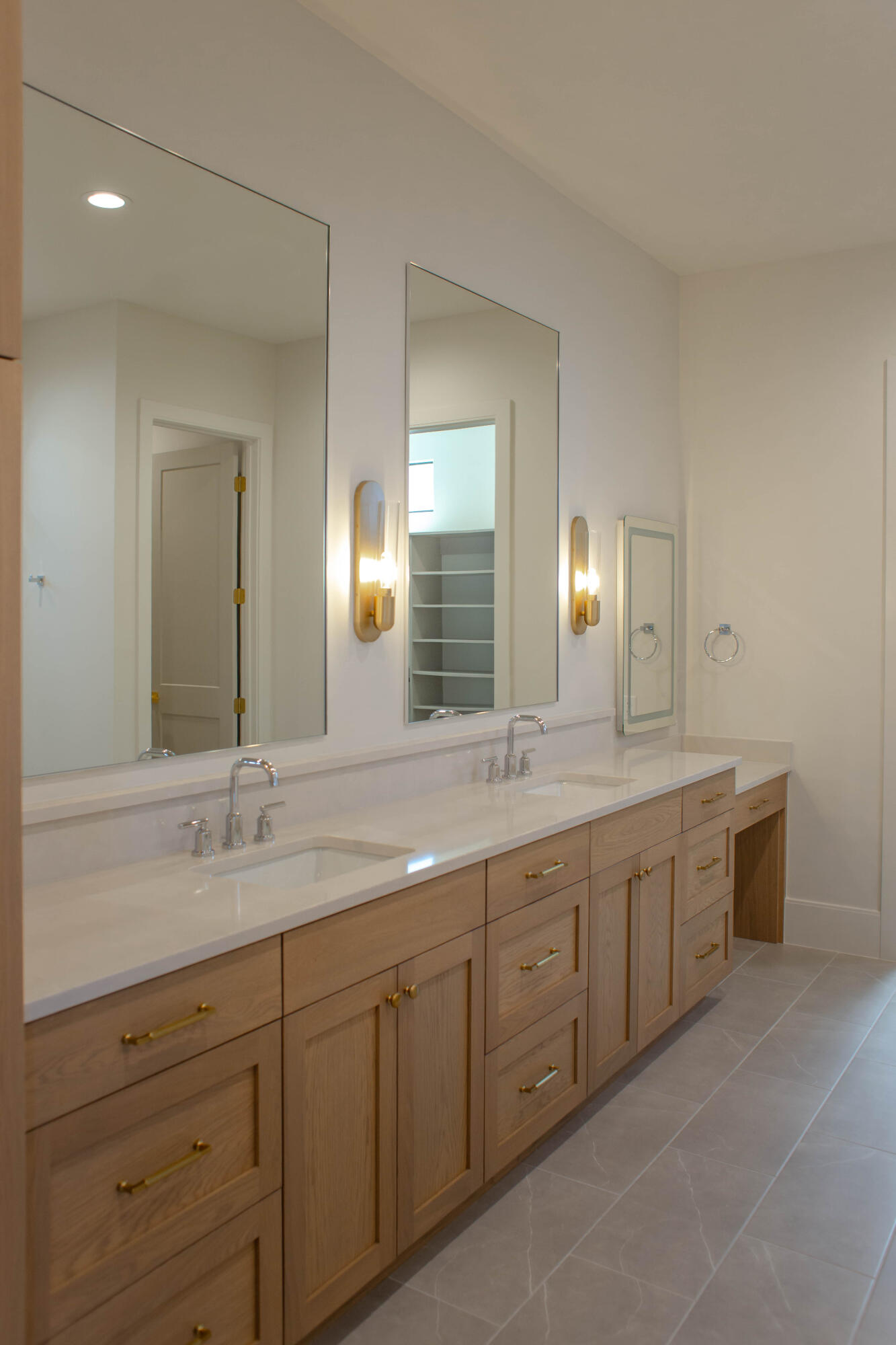 QUEENSRIDGE - Residential