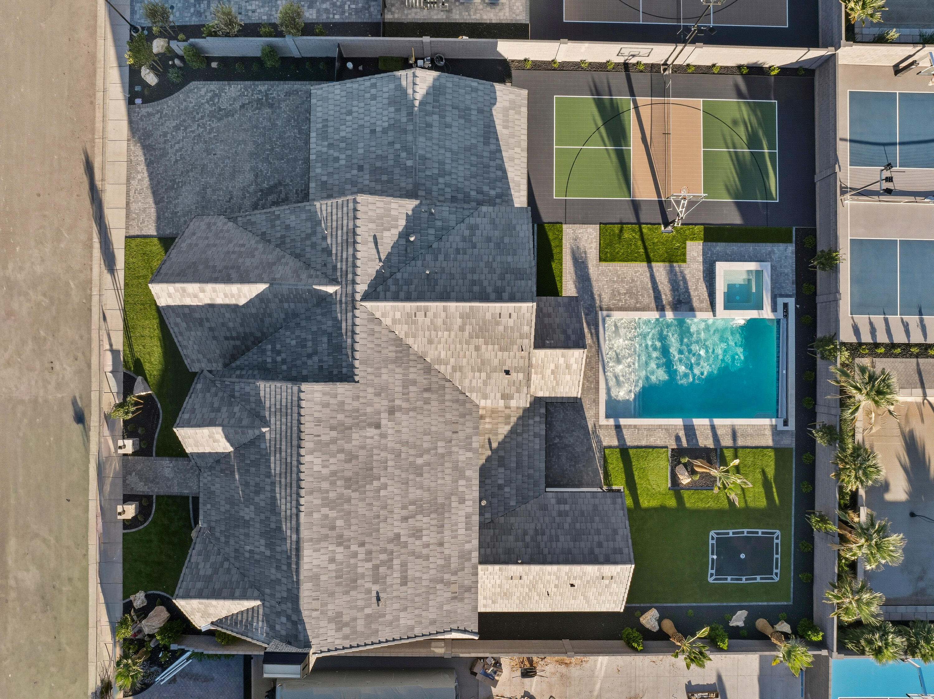 QUEENSRIDGE - Residential