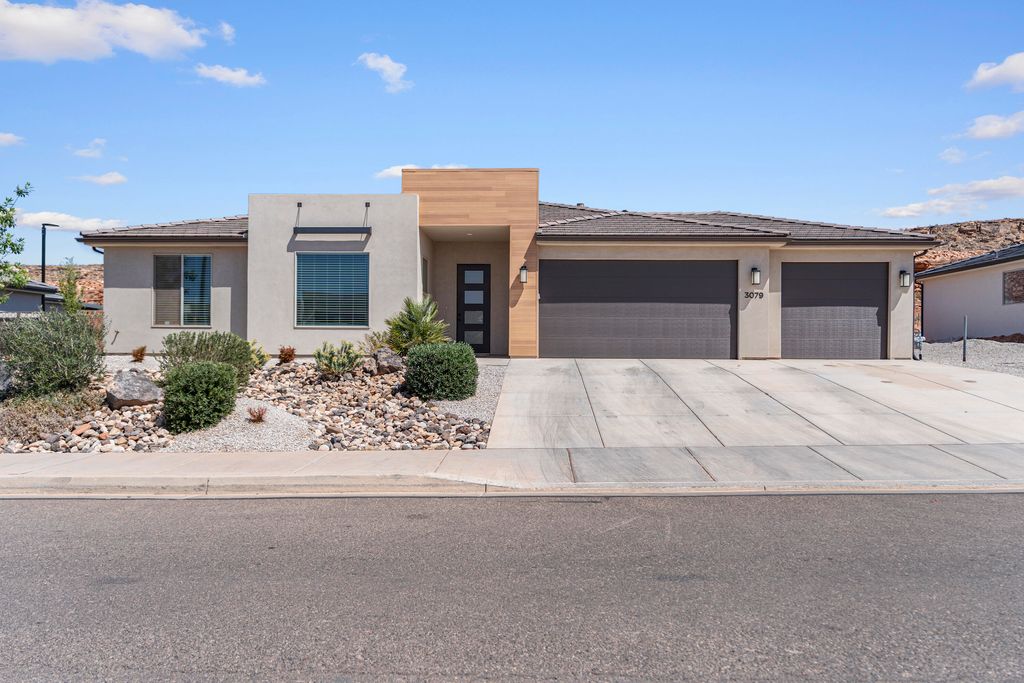 Photo of 3079 S Maplecrest DR, Saint George, UT 84790 (MLS # 26-272411)