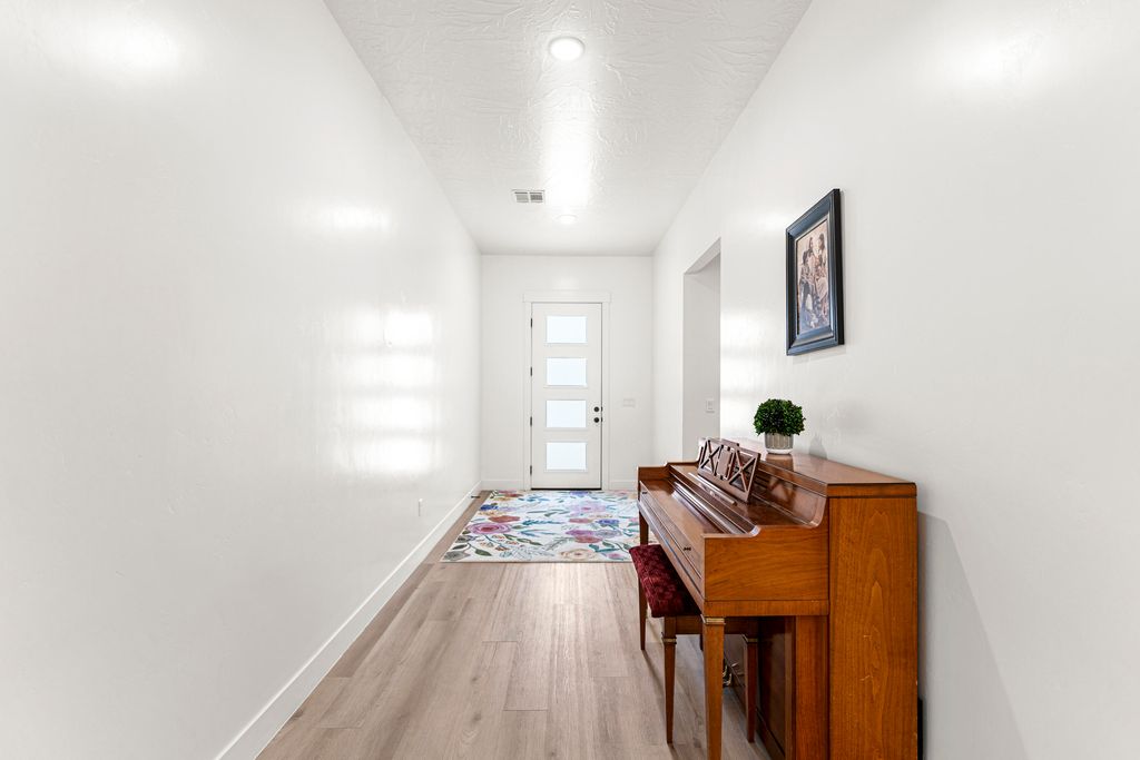 Photo of 3079 S Maplecrest DR, Saint George, UT 84790 (MLS # 26-272411)