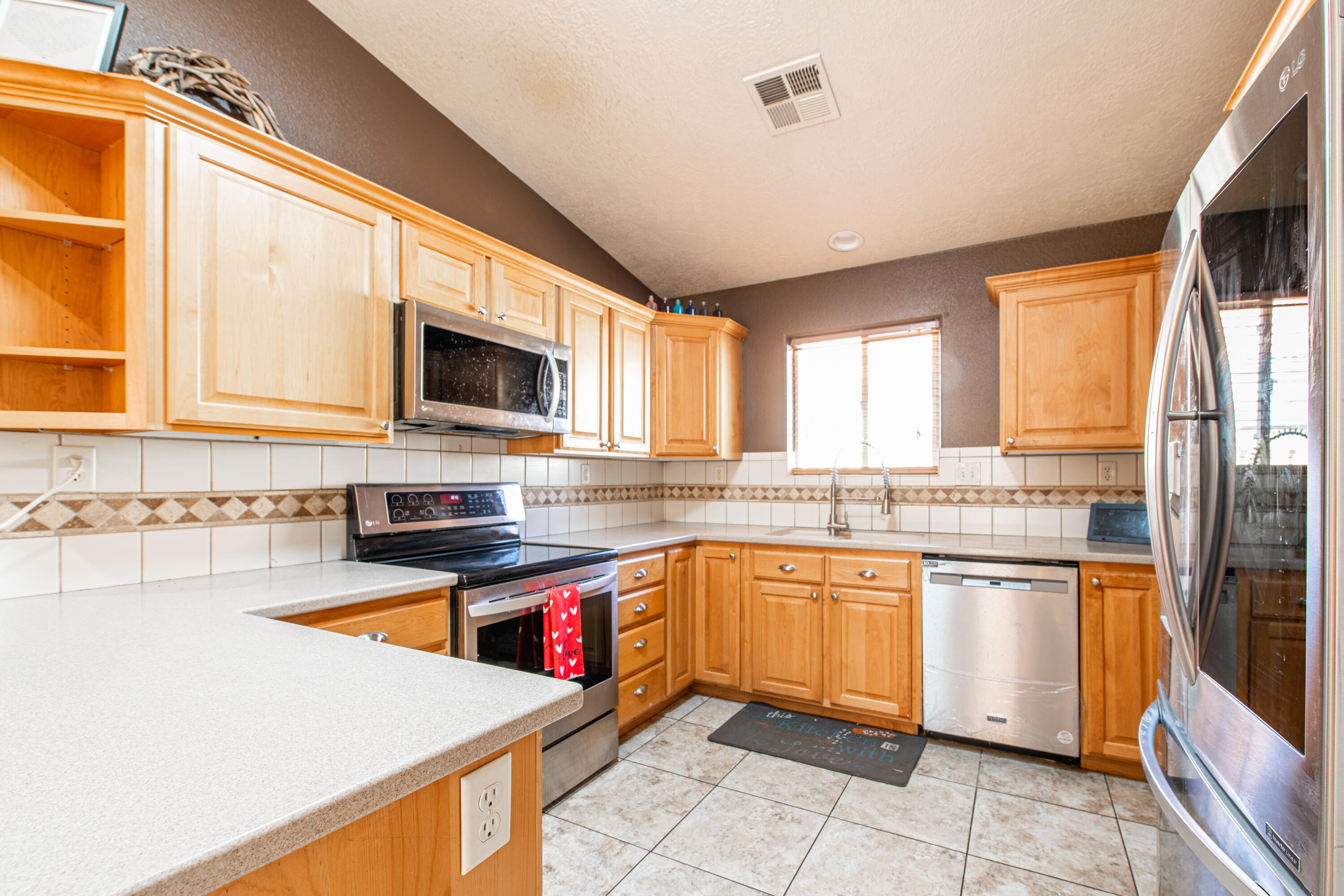 SHADOW CANYON - Residential