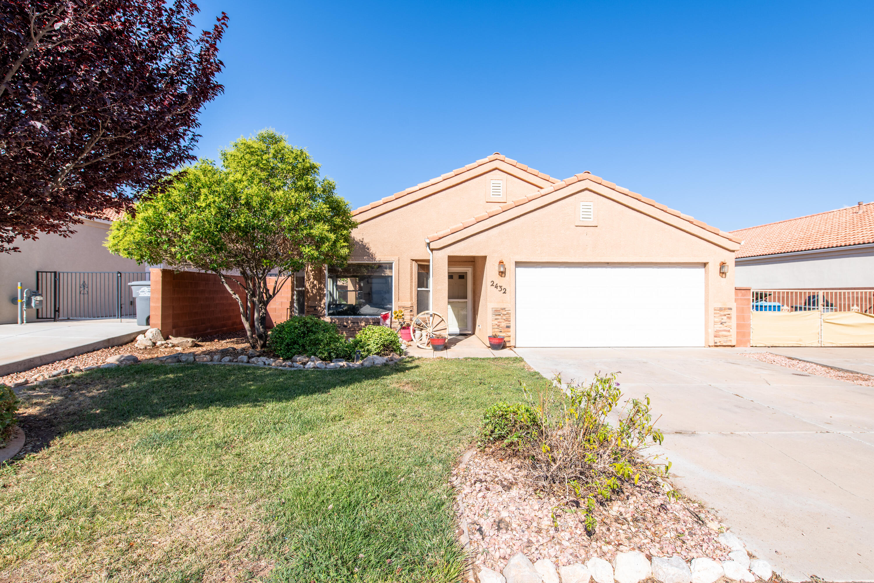 SHADOW CANYON - Residential