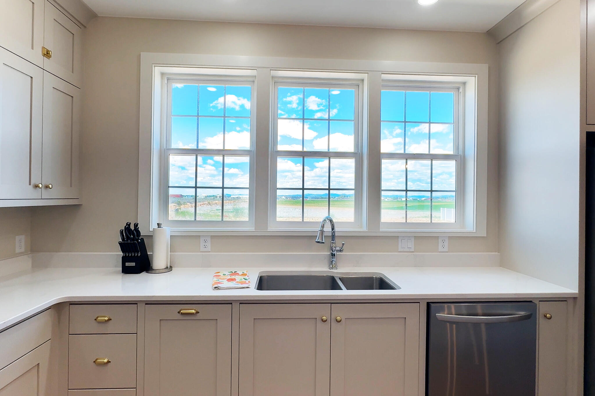 SUNRISE ESTATES - Residential