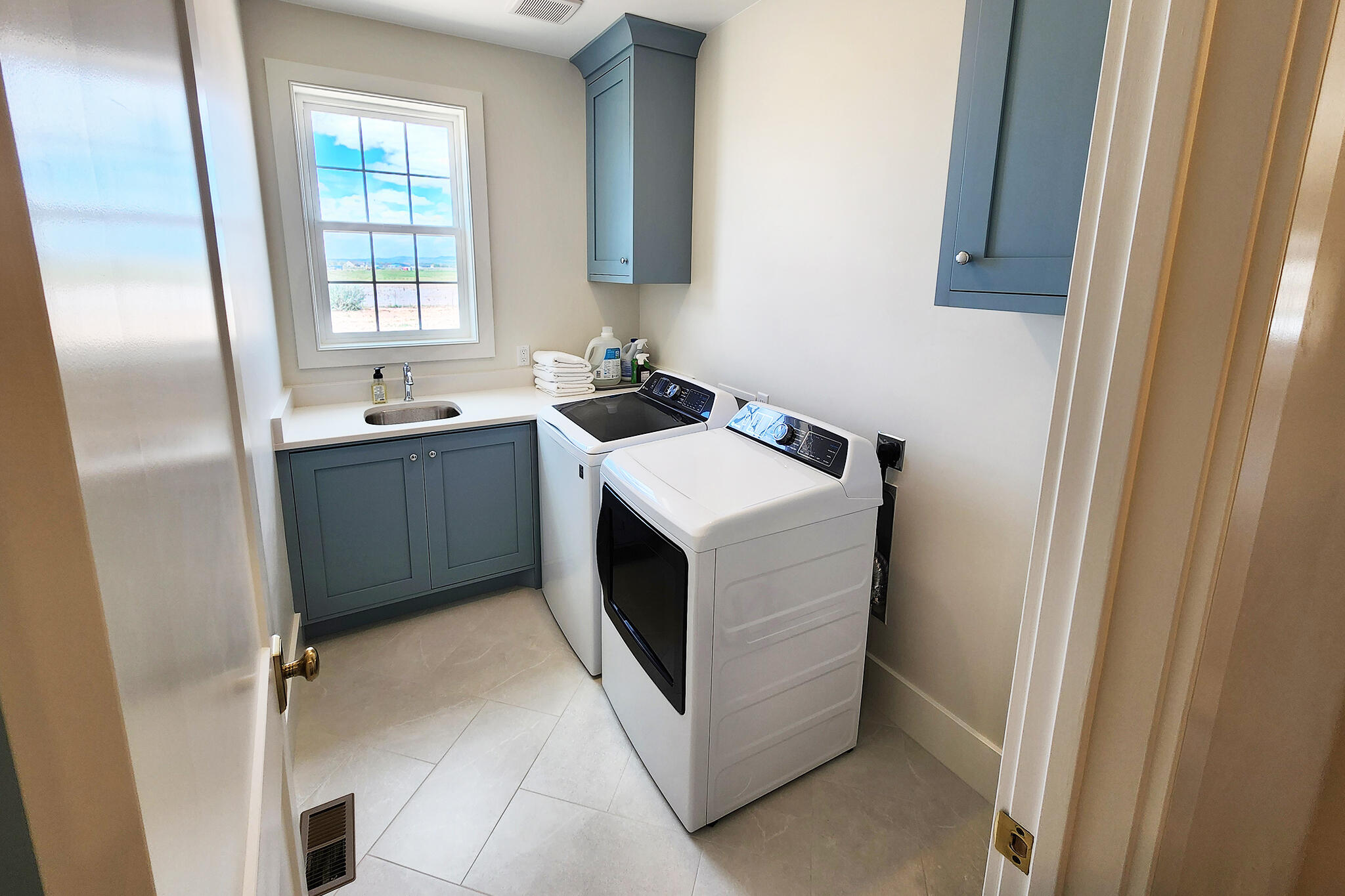 SUNRISE ESTATES - Residential