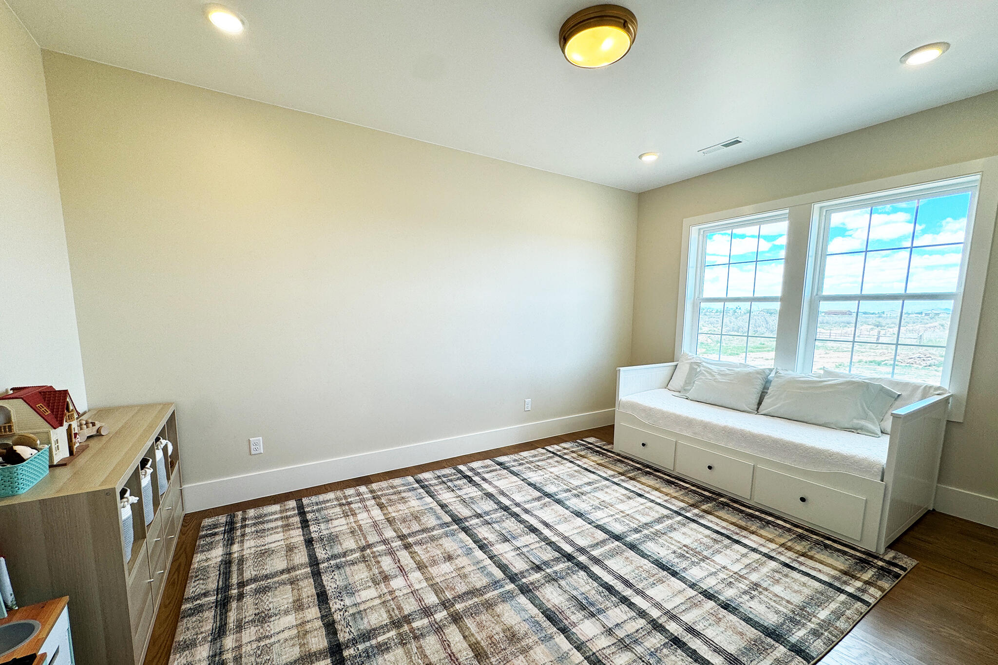 SUNRISE ESTATES - Residential