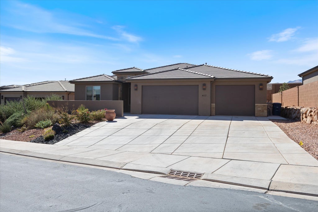 Photo of 417 W Fitness Way, Ivins, UT 84738 (MLS # 26-277211)