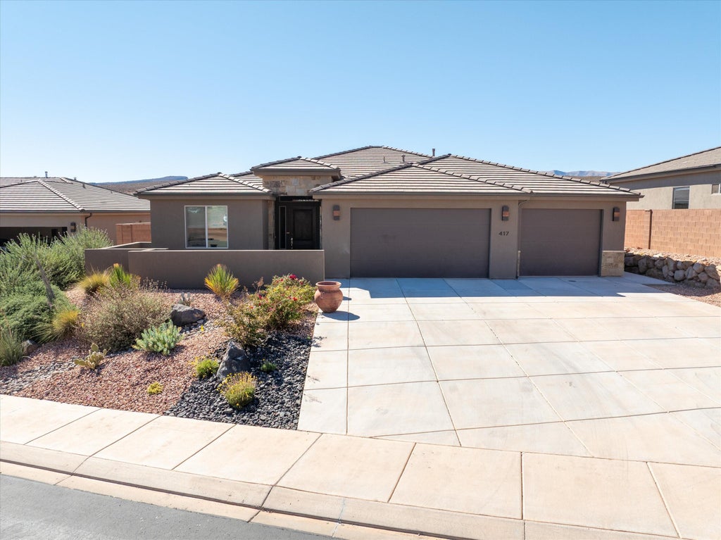 Photo of 417 W Fitness Way, Ivins, UT 84738 (MLS # 26-277211)