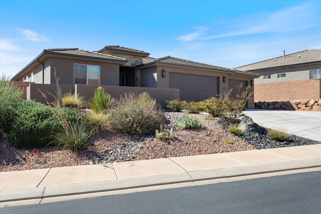 Photo of 417 W Fitness Way, Ivins, UT 84738 (MLS # 26-277211)