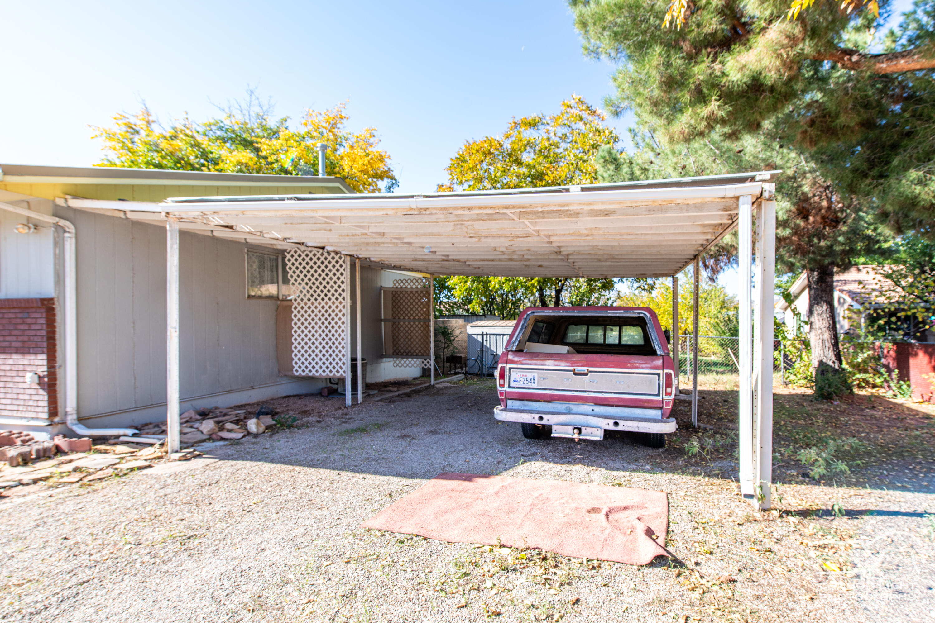 LAVERKIN TOWNSITE AND FIELD - Residential