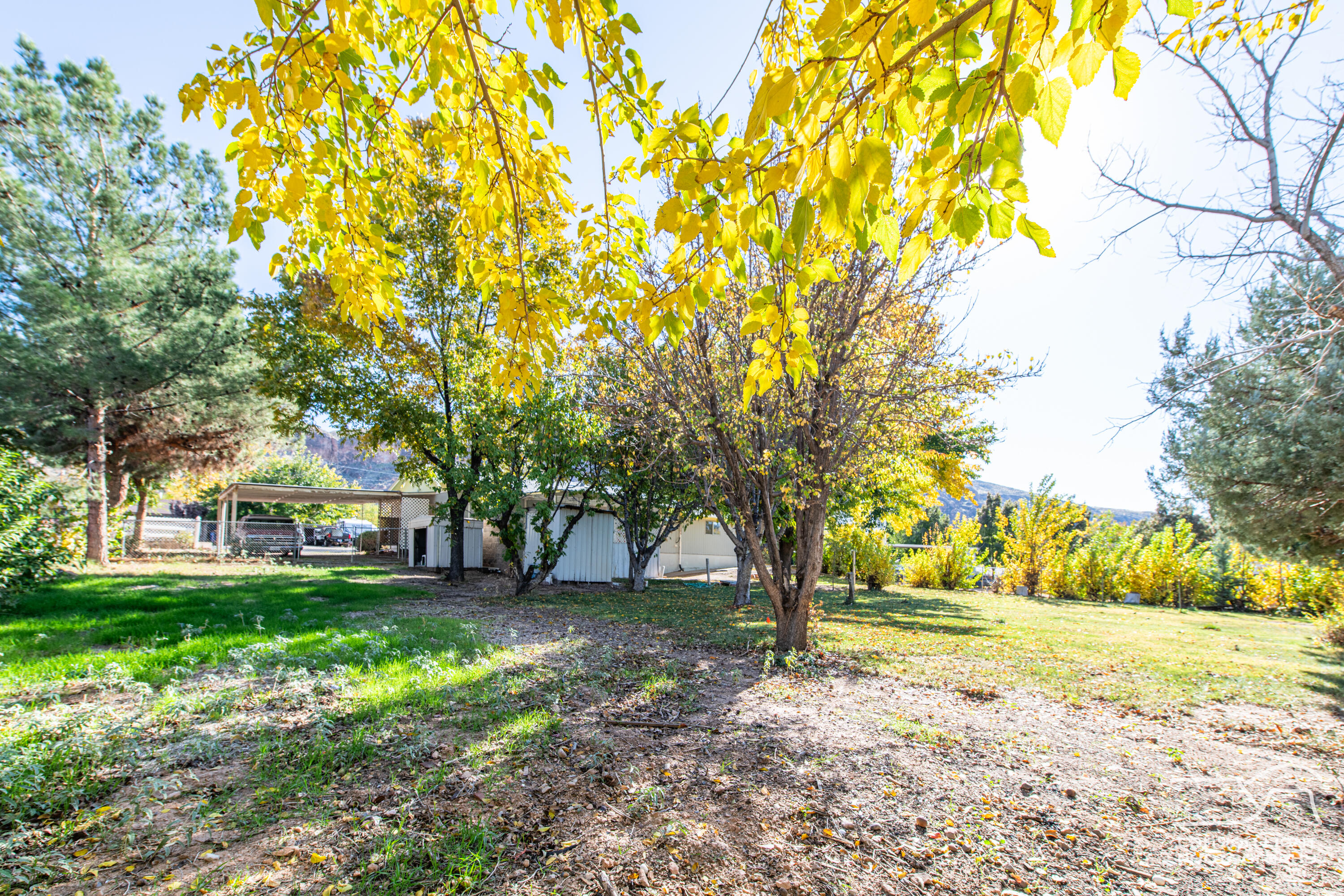LAVERKIN TOWNSITE AND FIELD - Residential