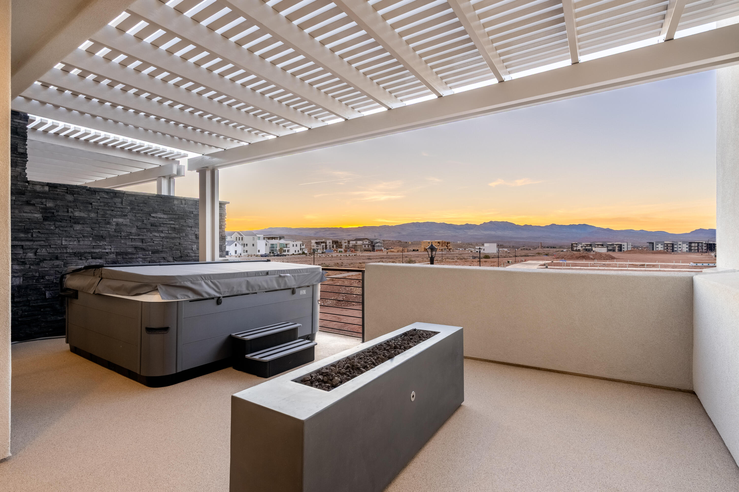 ATKINVILLE TOWNHOMES AT DESERT COLOR - Residential