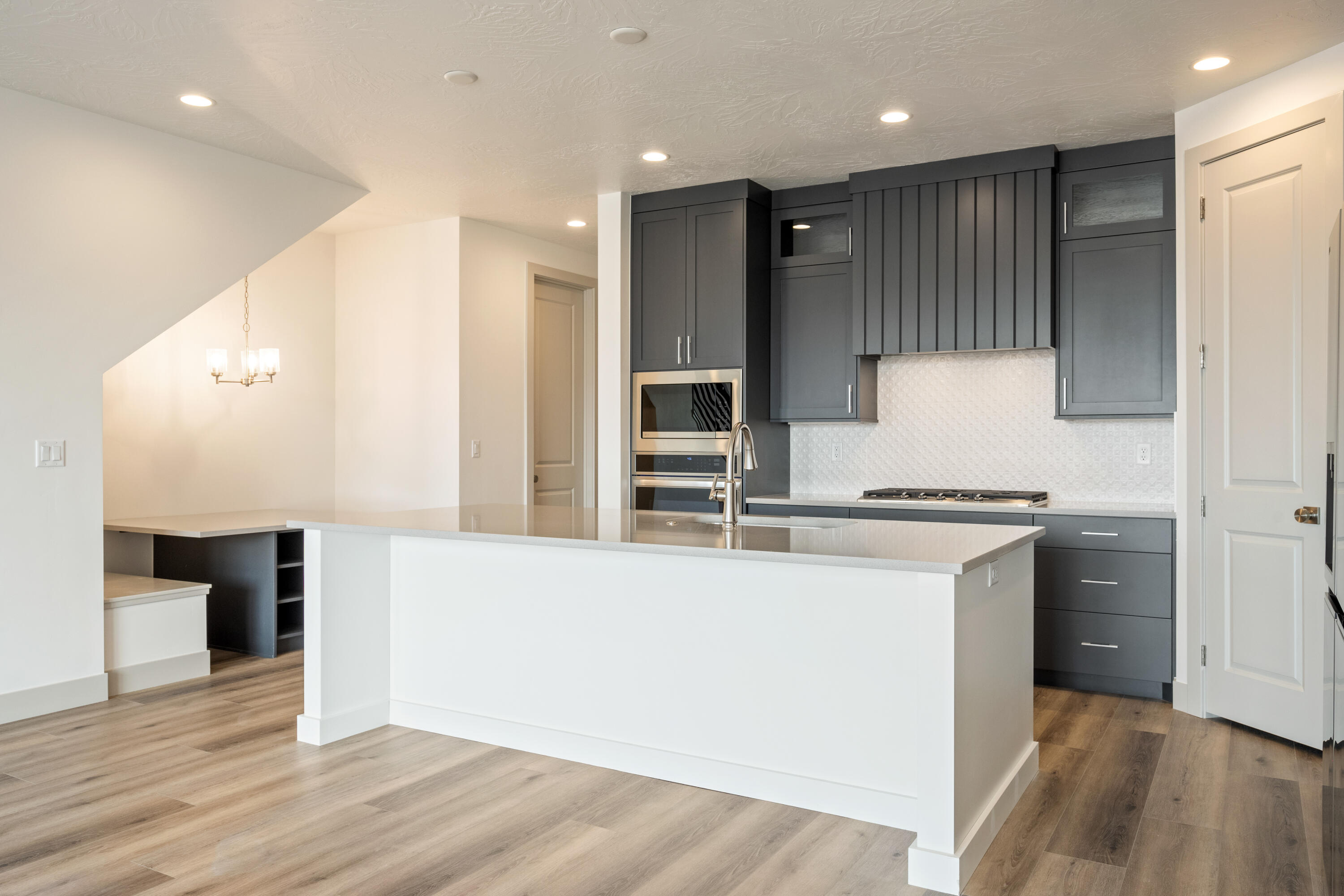 ATKINVILLE TOWNHOMES AT DESERT COLOR - Residential