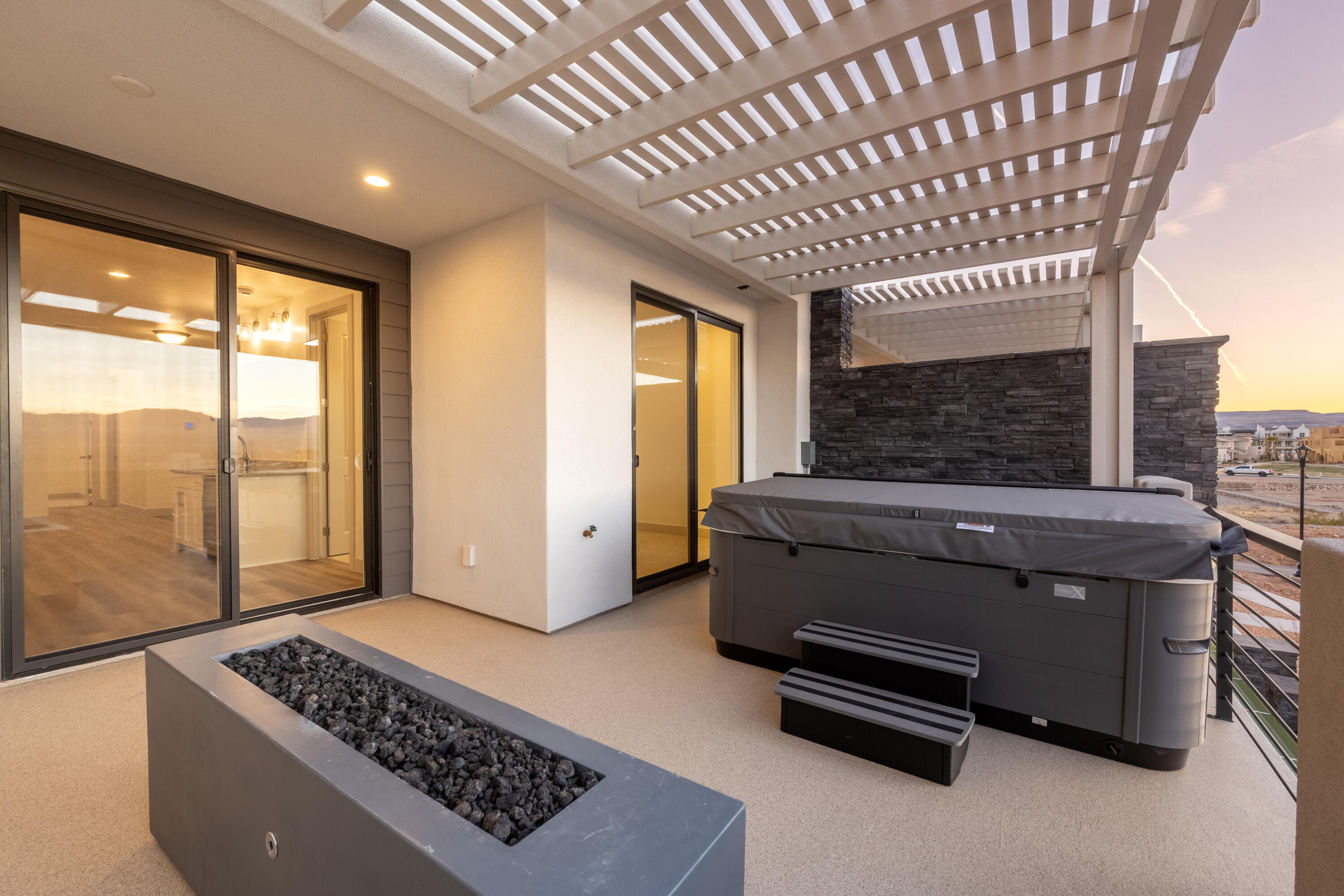 ATKINVILLE TOWNHOMES AT DESERT COLOR - Residential