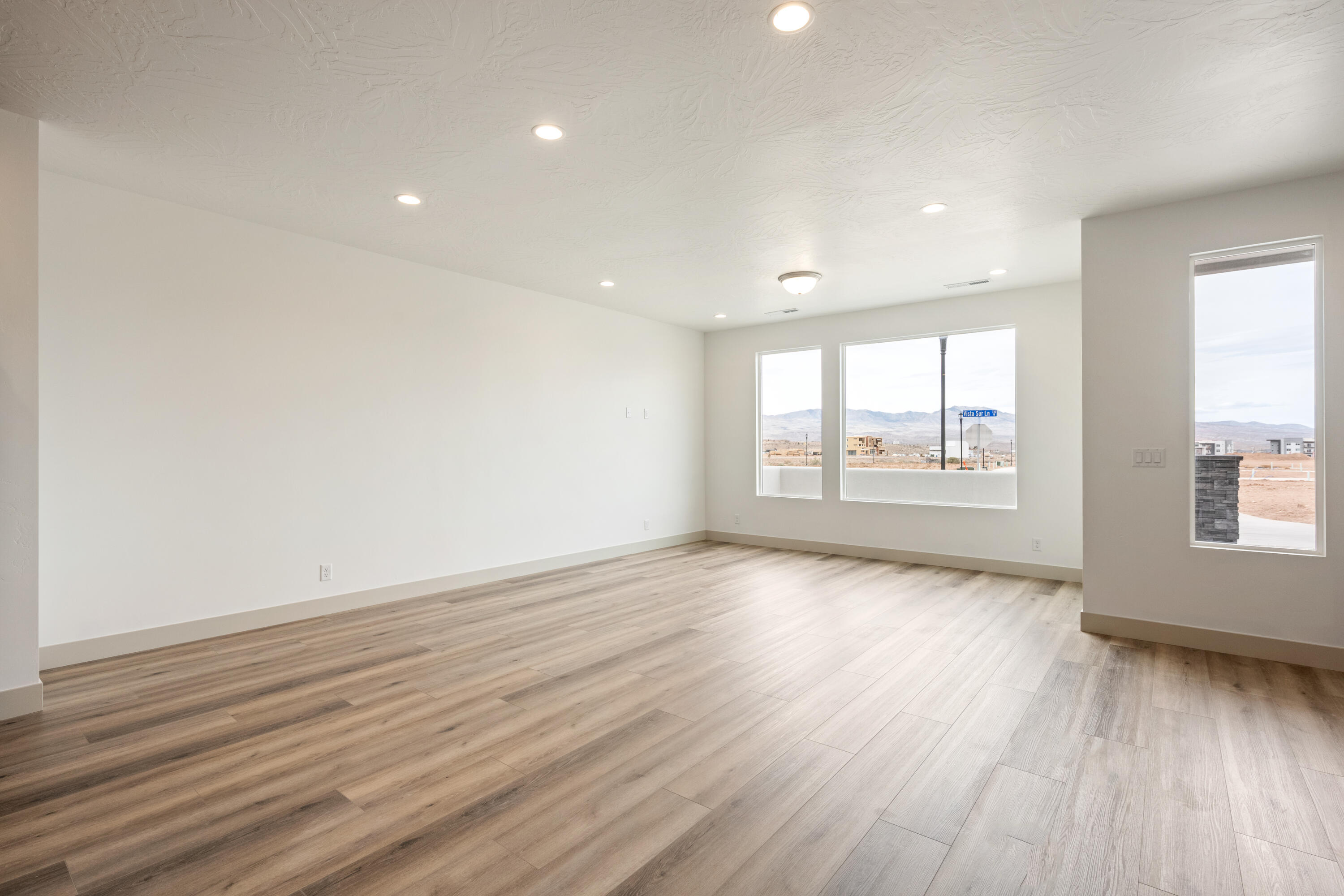 ATKINVILLE TOWNHOMES AT DESERT COLOR - Residential