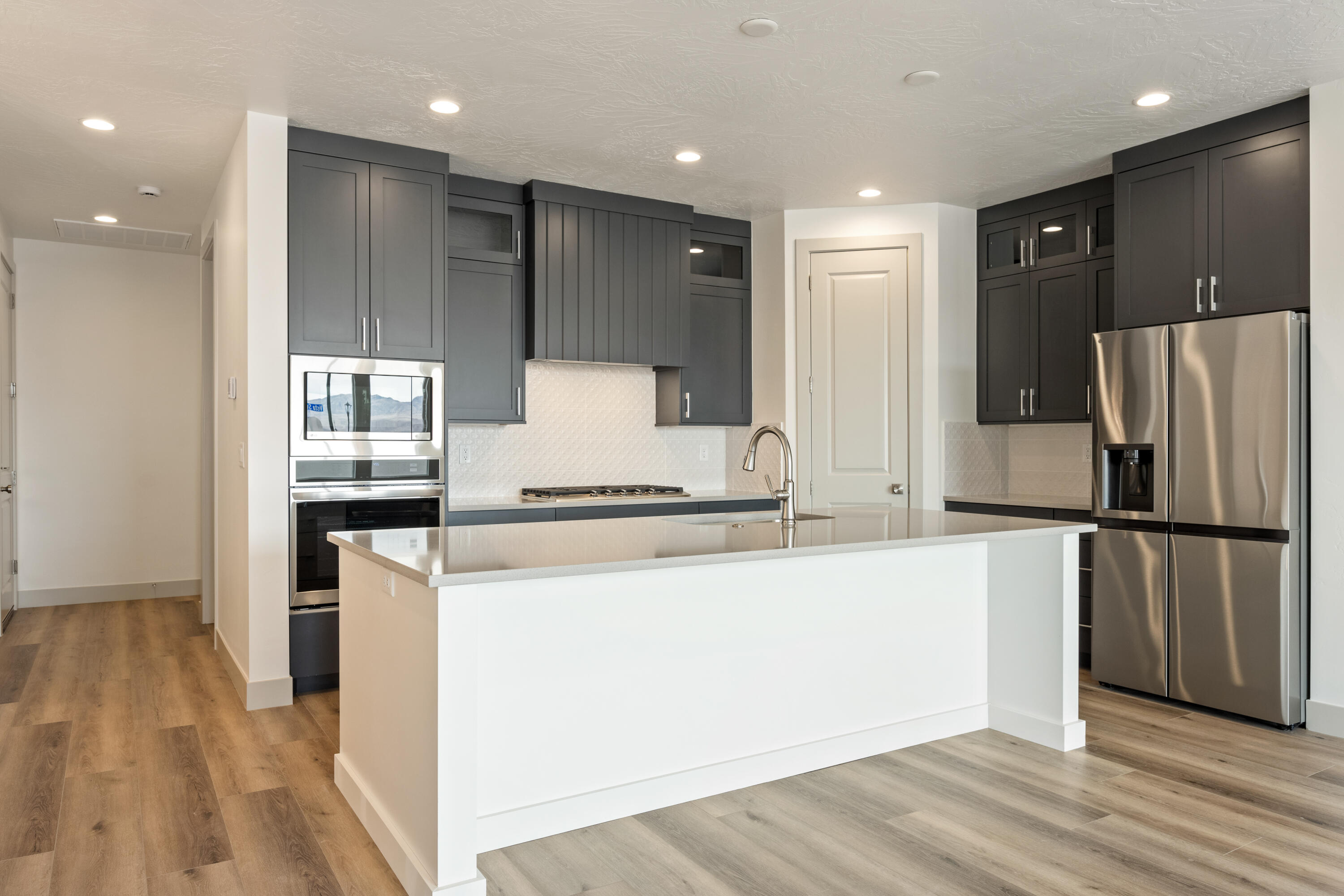 ATKINVILLE TOWNHOMES AT DESERT COLOR - Residential