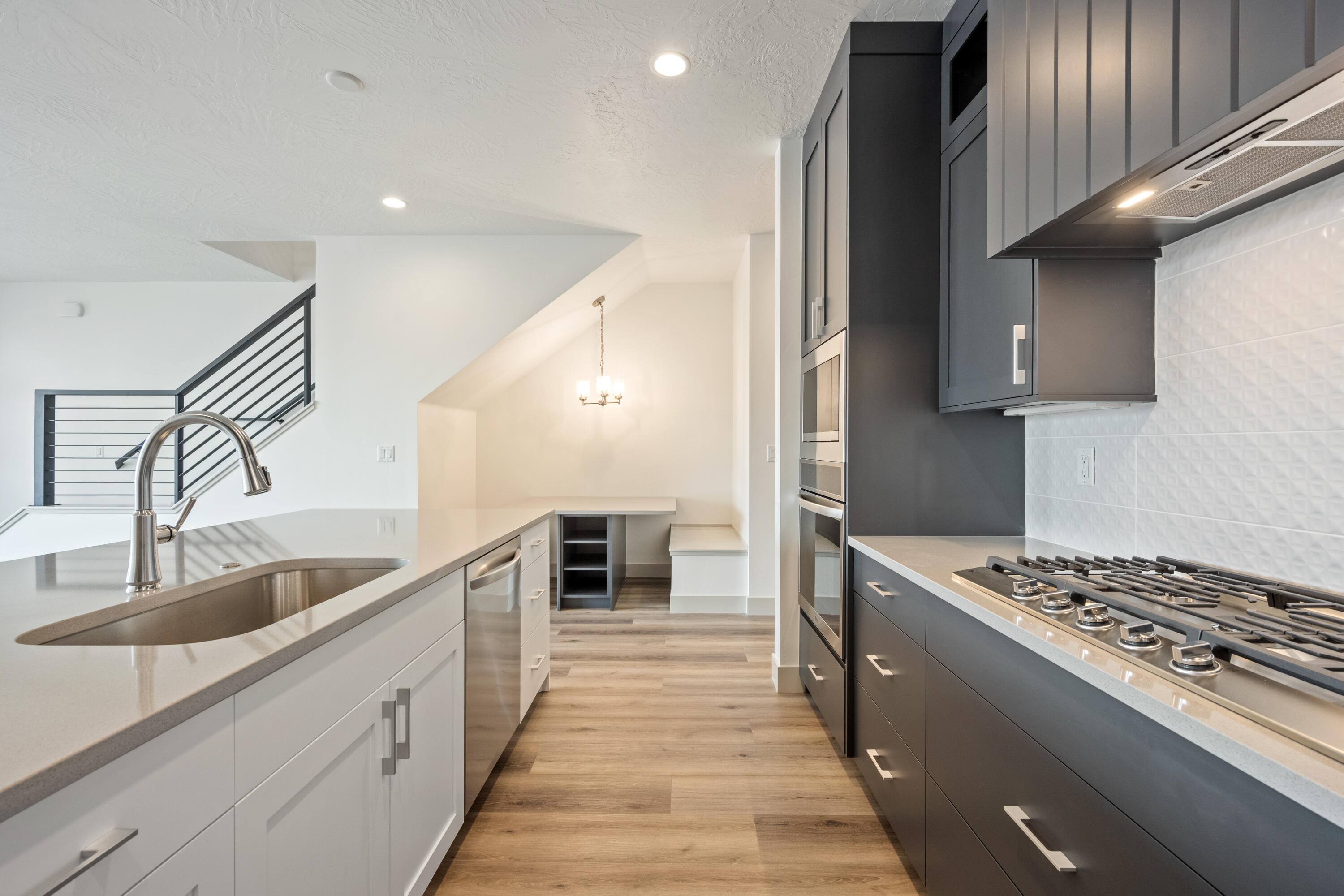 ATKINVILLE TOWNHOMES AT DESERT COLOR - Residential