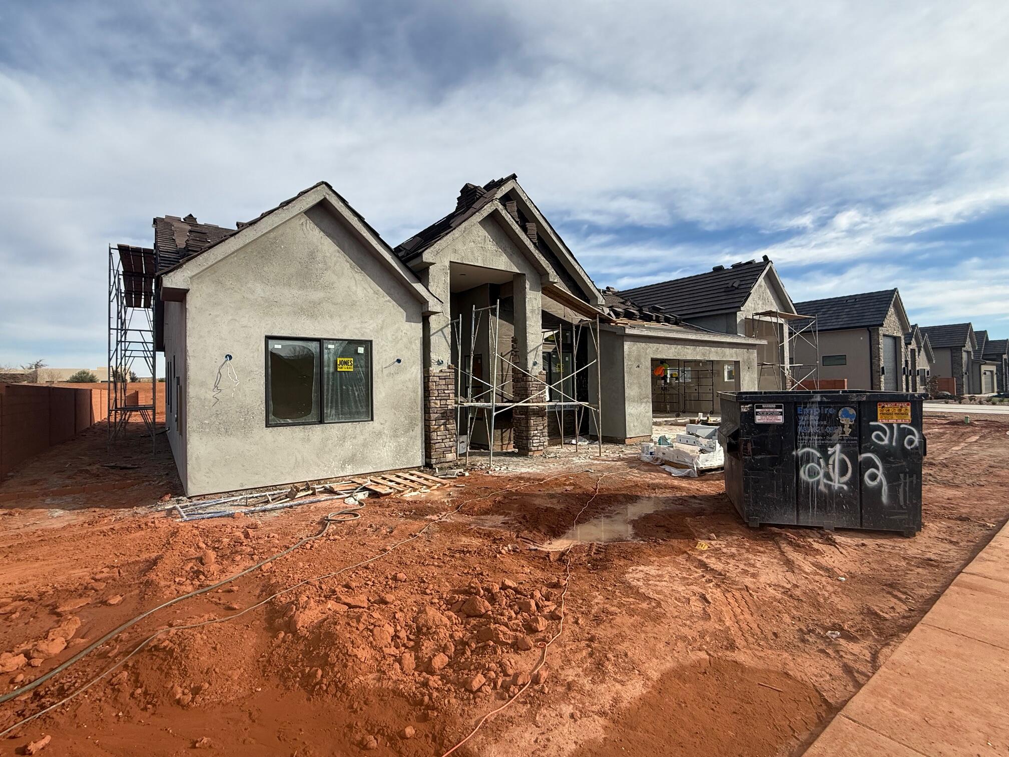 ONYX CANYON - Residential