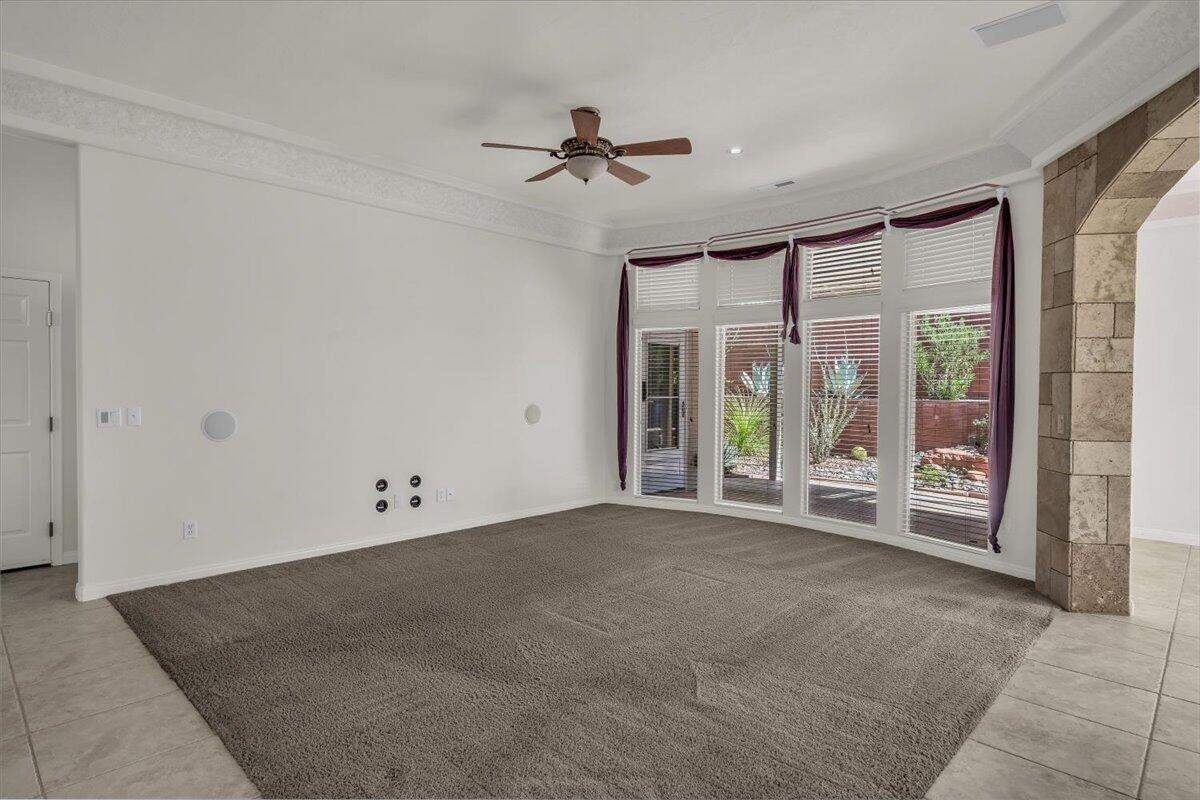 PARADISE CANYON - Residential