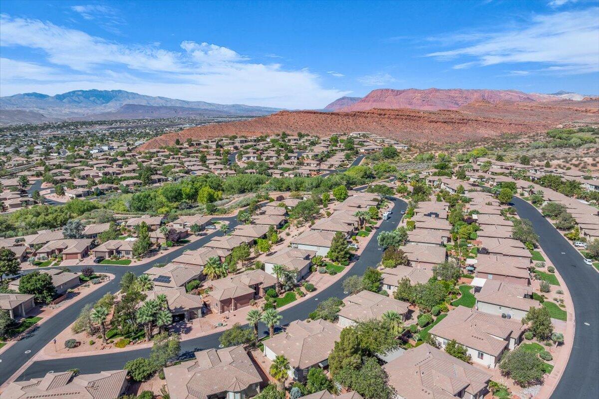PARADISE CANYON - Residential