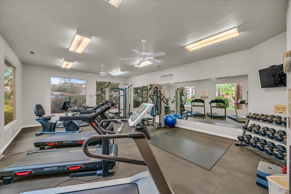 PARADISE CANYON - Residential