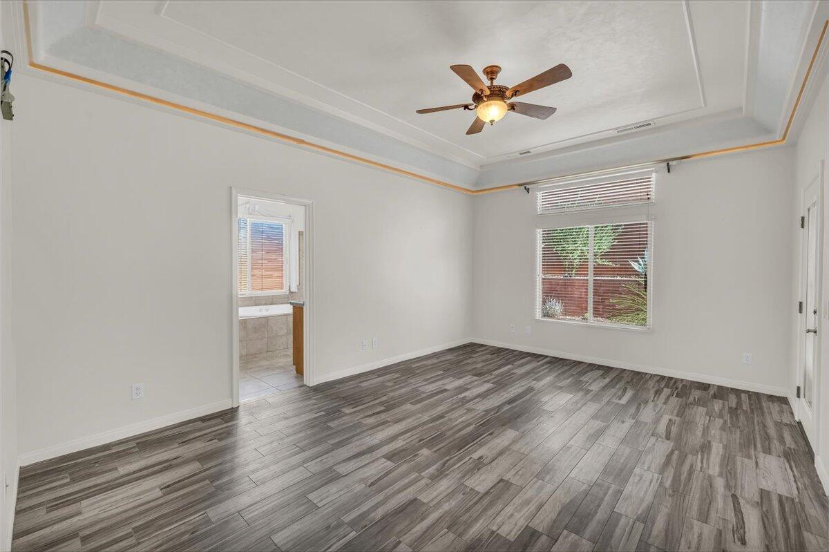 PARADISE CANYON - Residential