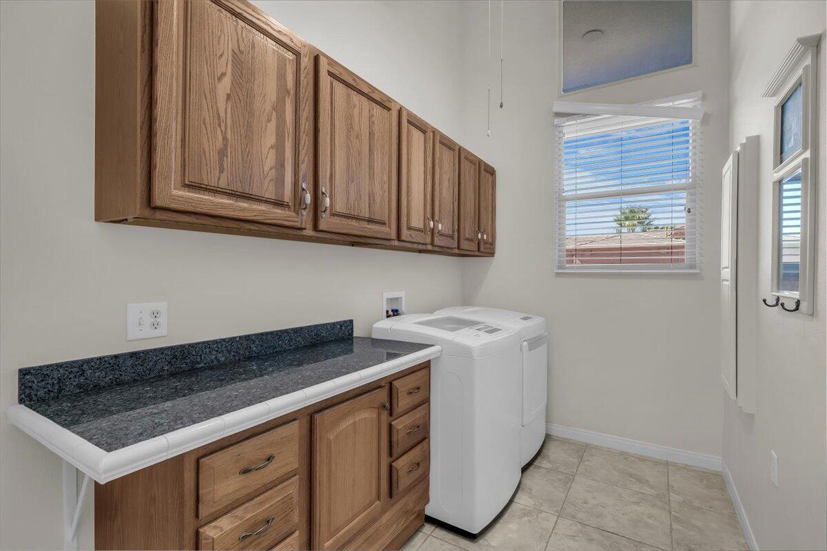 PARADISE CANYON - Residential