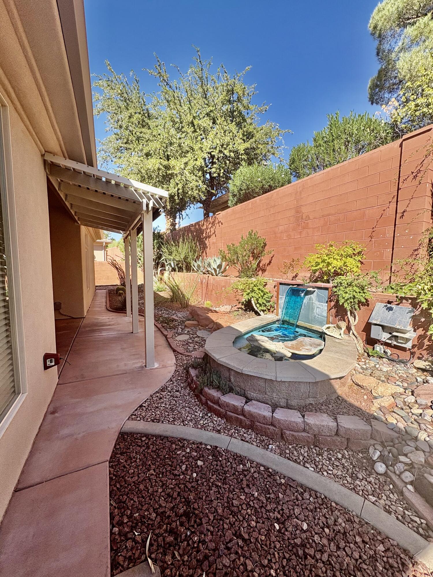 PARADISE CANYON - Residential