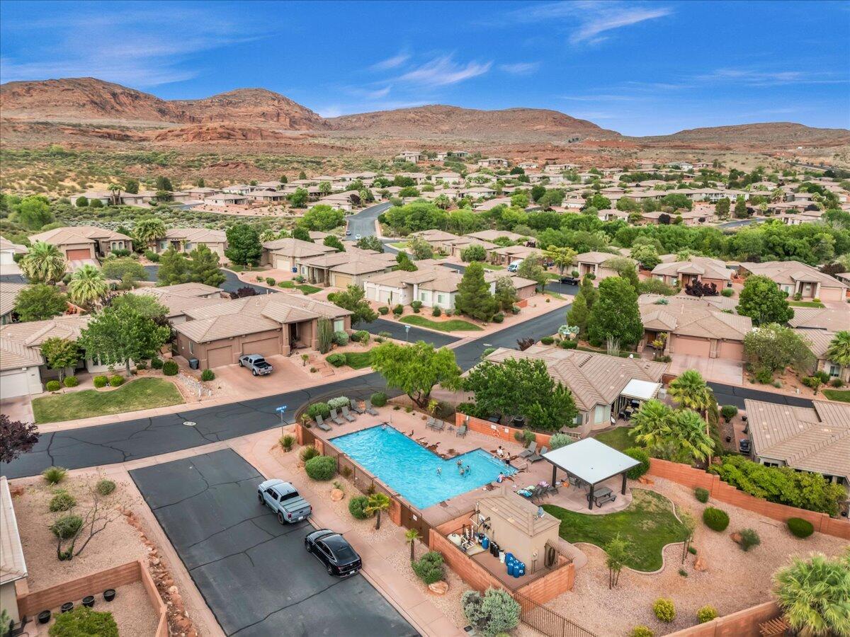 PARADISE CANYON - Residential